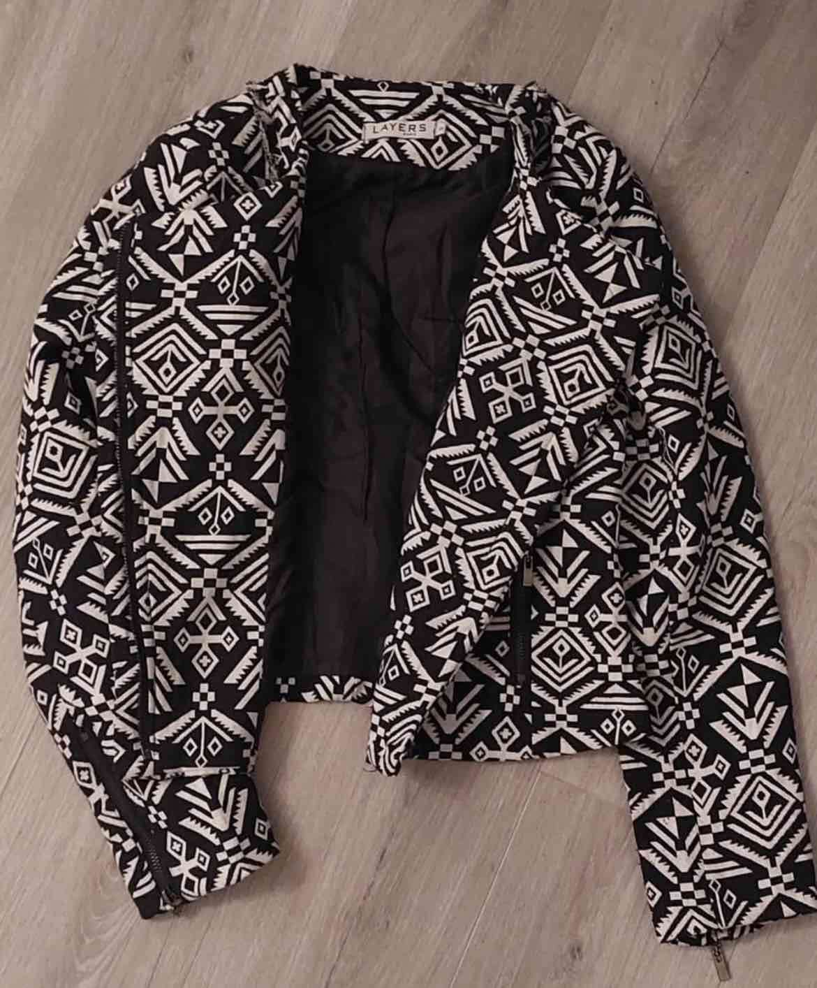 Blazer estampada geometric negro y blanco - miniatura 2