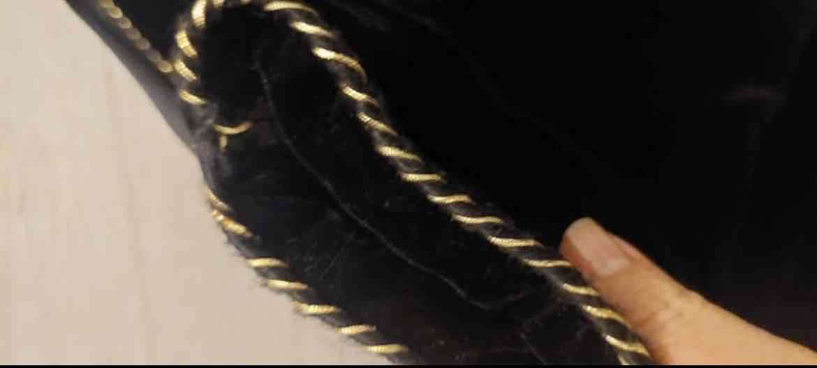 Blazer negra con detalle dorados - miniatura 4