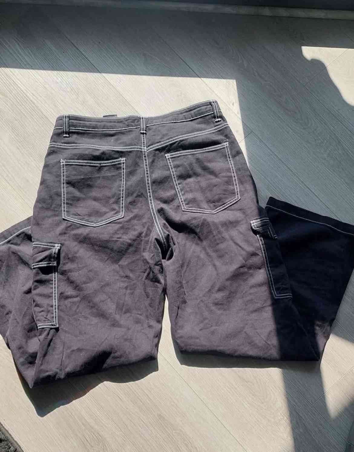 Pantalones cargo negros - miniatura 3