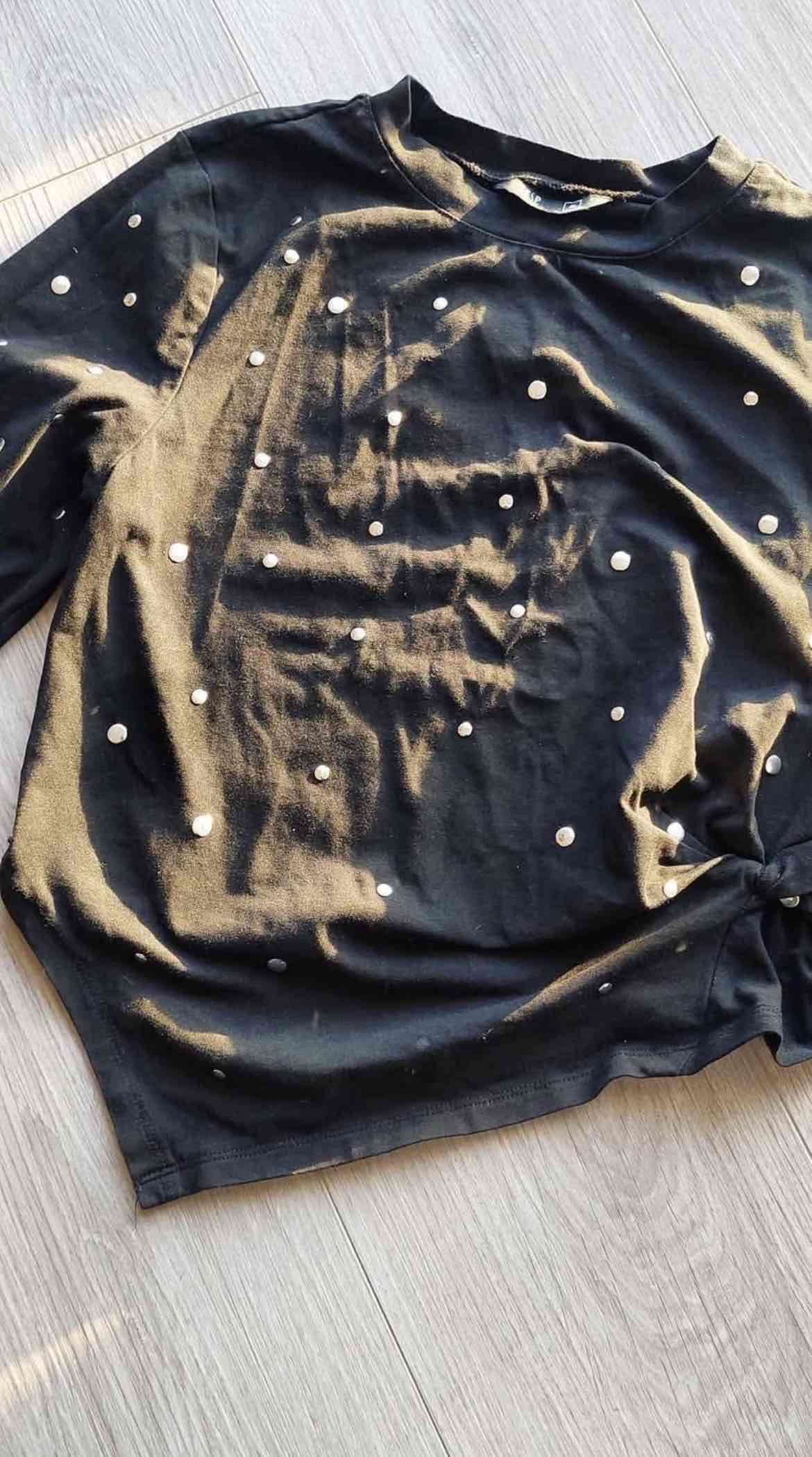 Polera negra con puntos blancos - miniatura 3