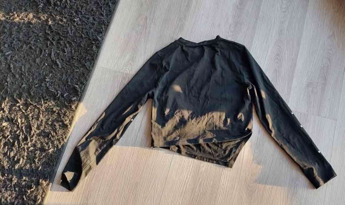 Polera negra con puntos blancos - miniatura 4