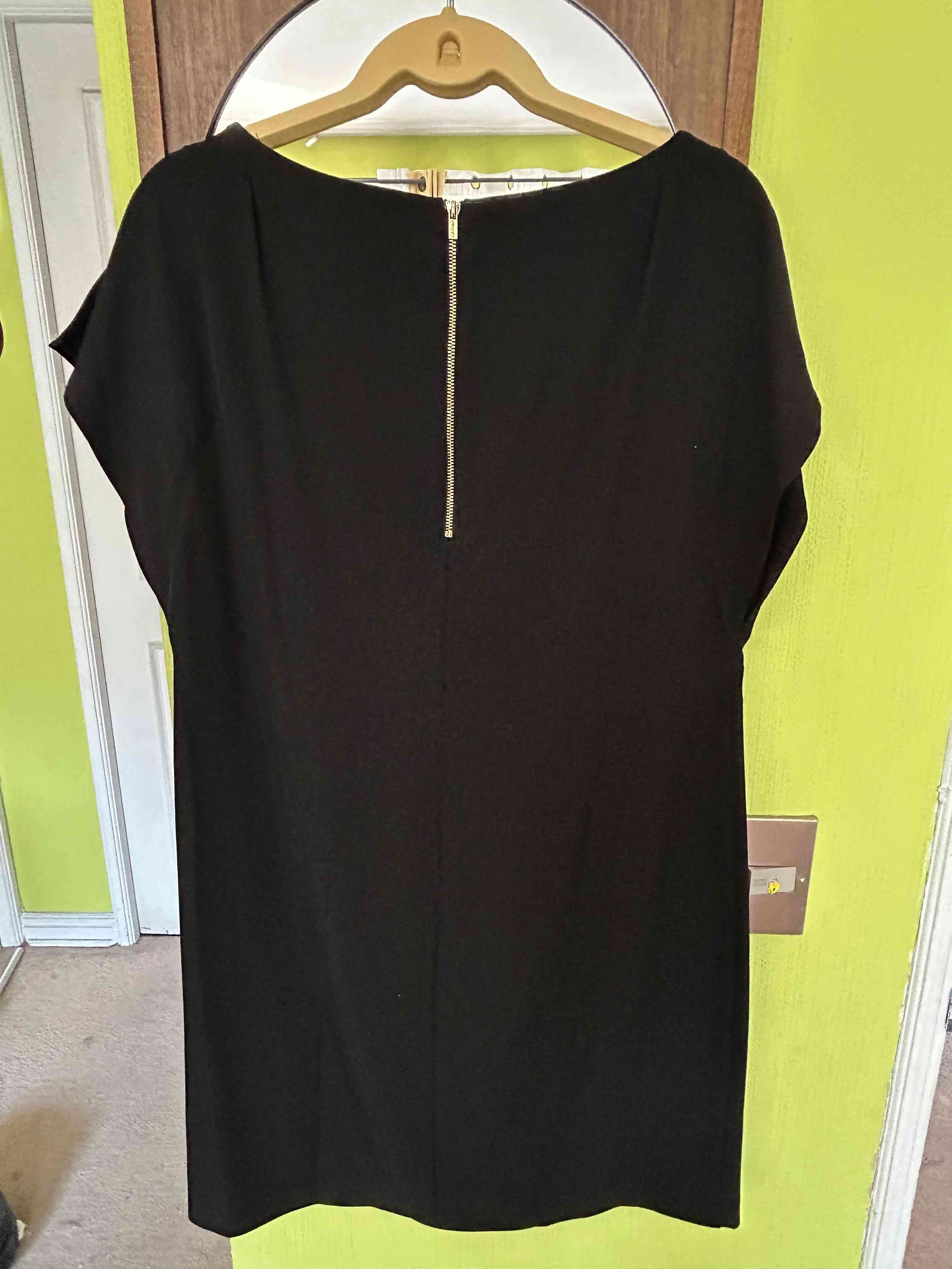 Vestido negro Calvin Klein - miniatura 4