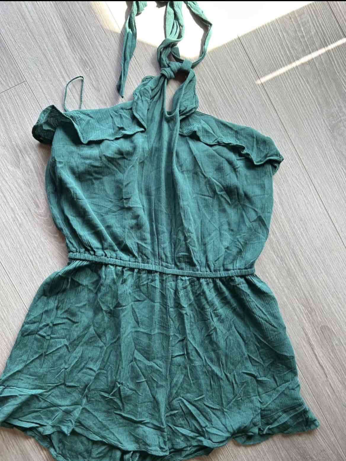 Enterito verde con hombros descubiertos - miniatura 2