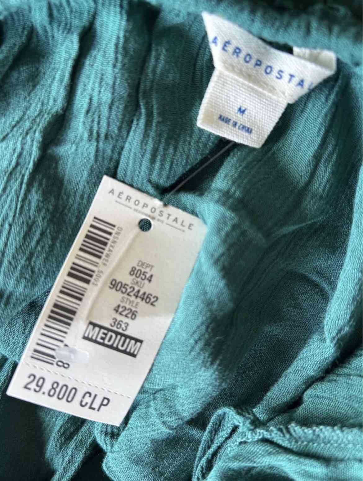 Enterito verde con hombros descubiertos - miniatura 4