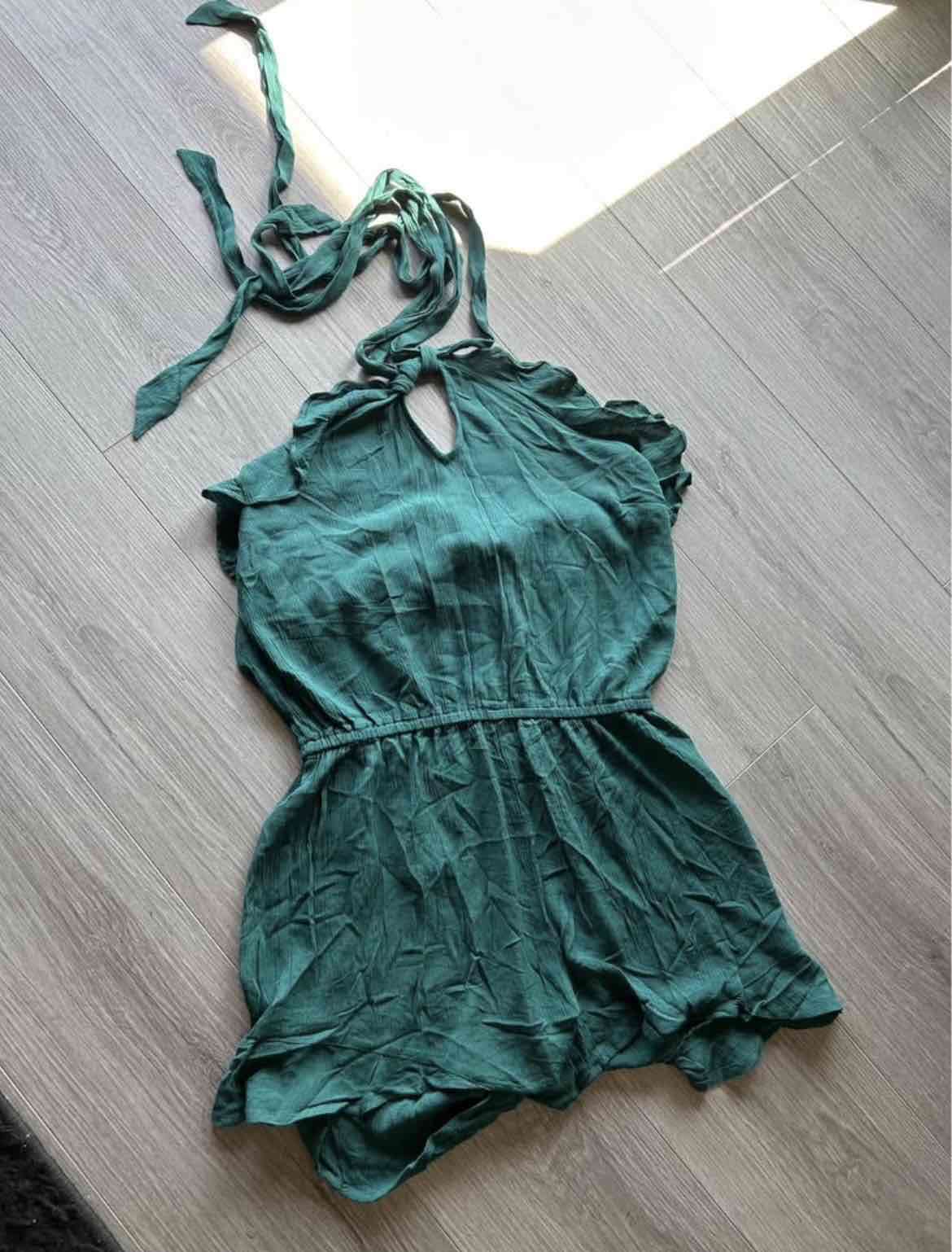 Enterito verde con hombros descubiertos - miniatura 5