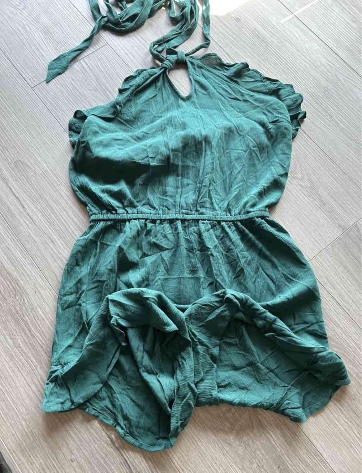 Enterito verde con hombros descubiertos - miniatura 6