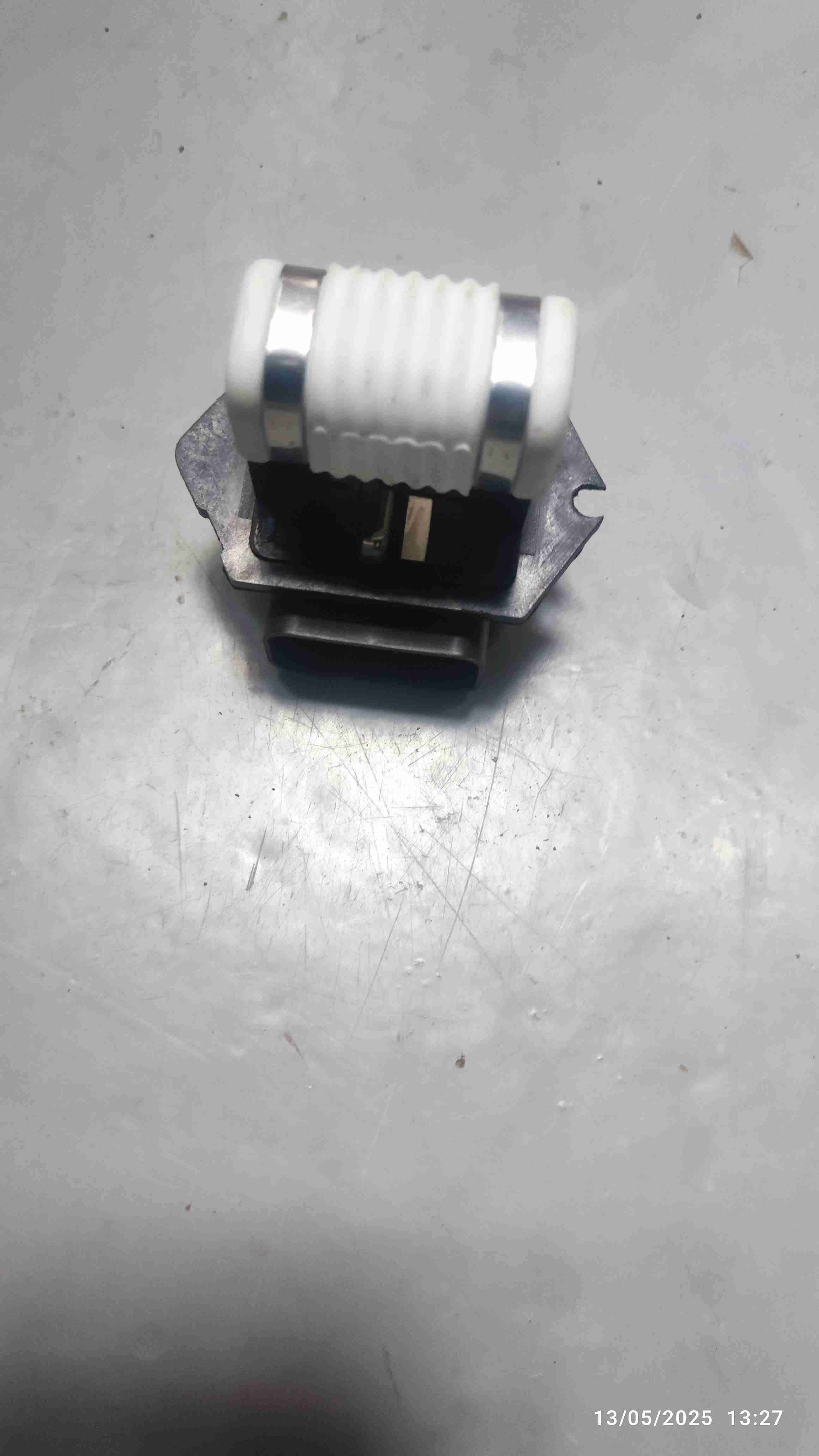 Resistor vehículo usado - miniatura 2