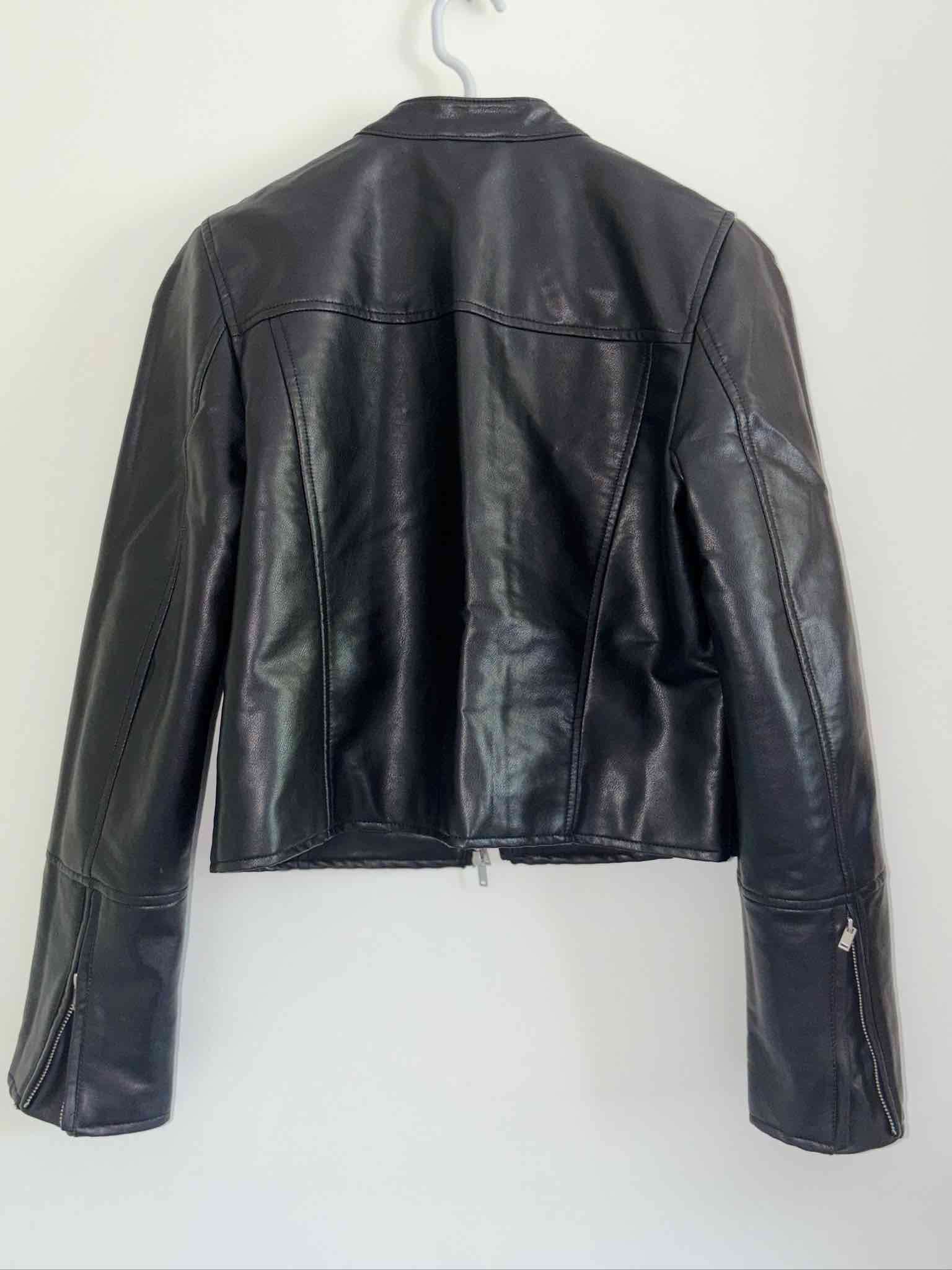 Chaqueta de cuero PU negra. Zara - miniatura 2