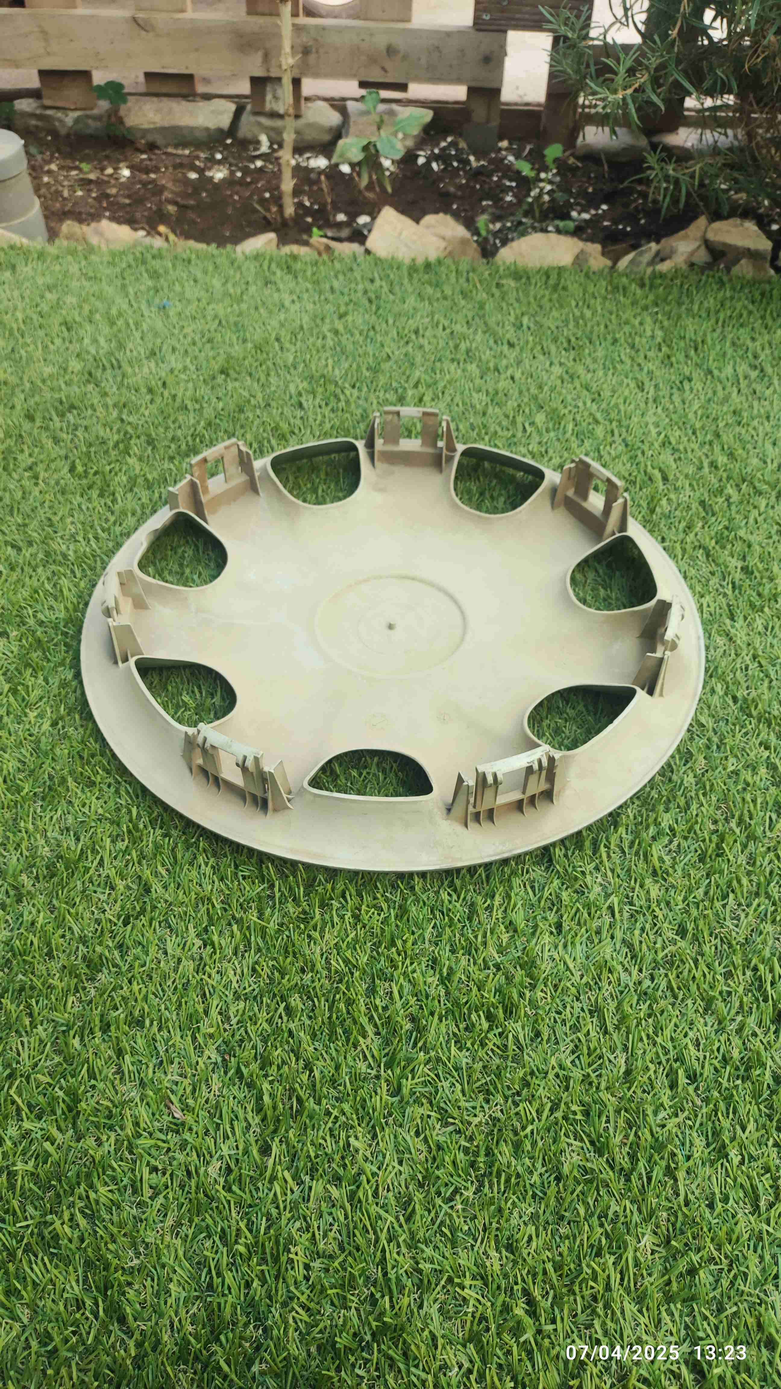 Tapa de rueda Toyota yaris - miniatura 2