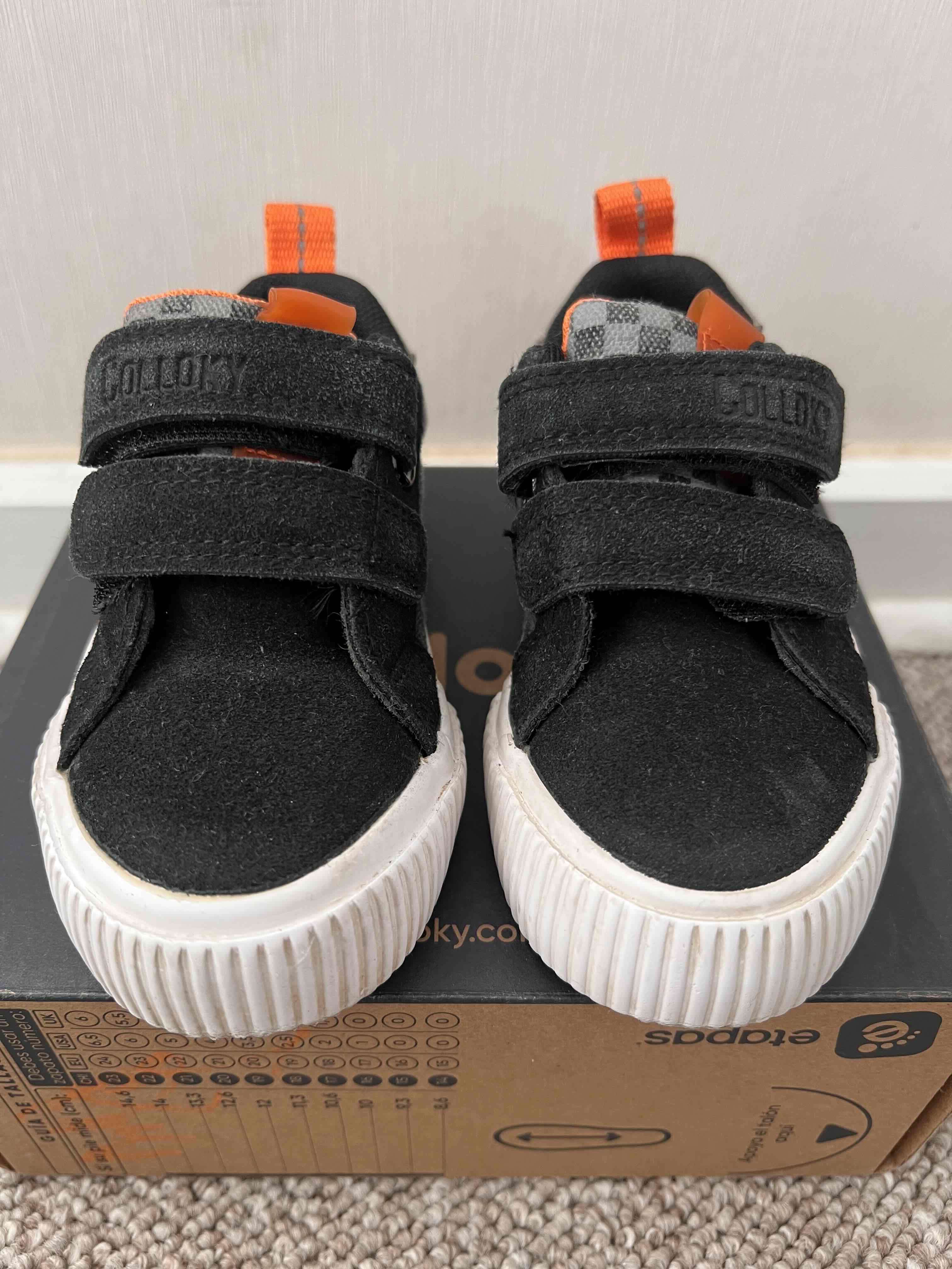 Zapatillas negras de velcro para niños - 1