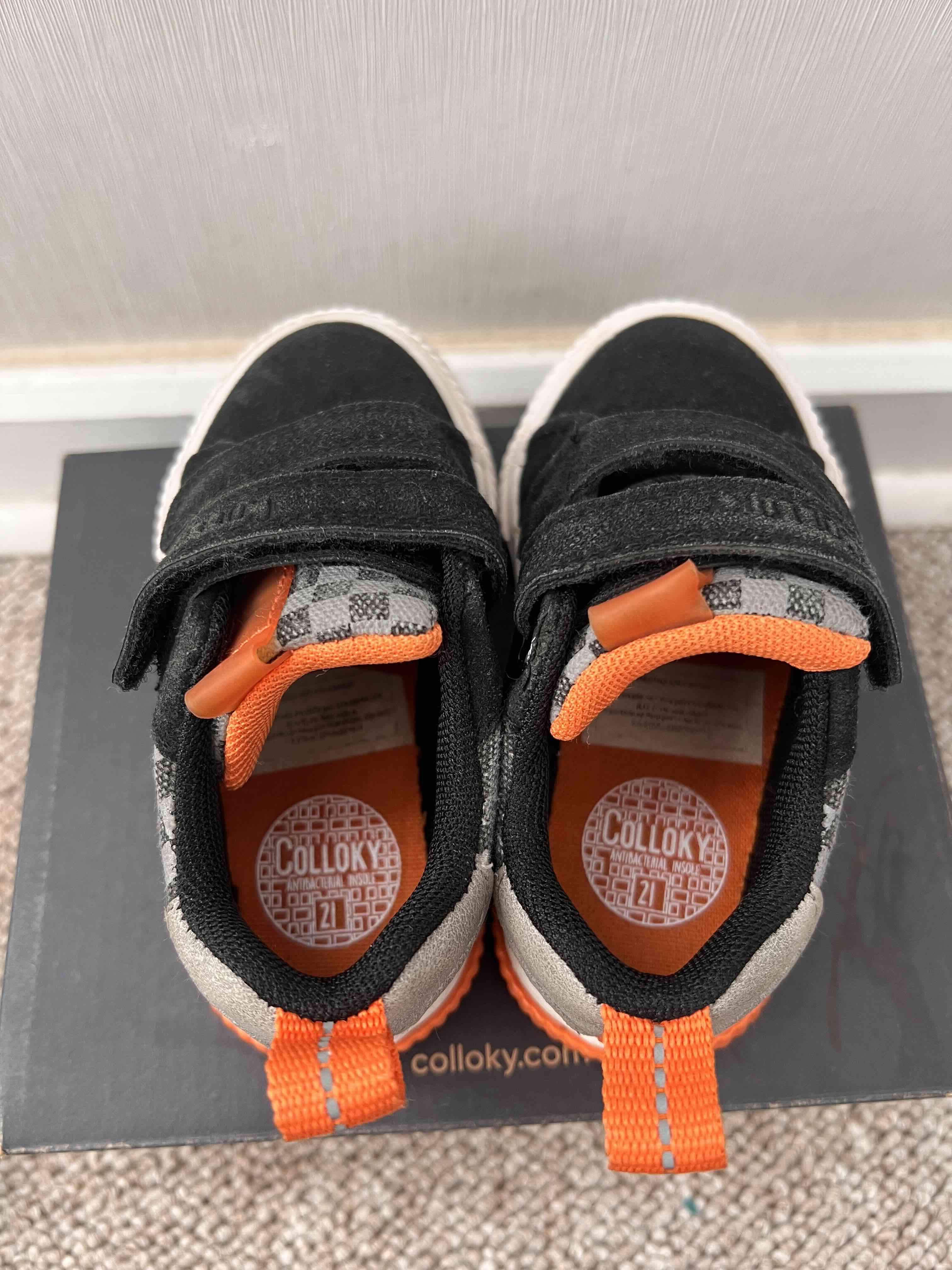 Zapatillas negras de velcro para niños - 3