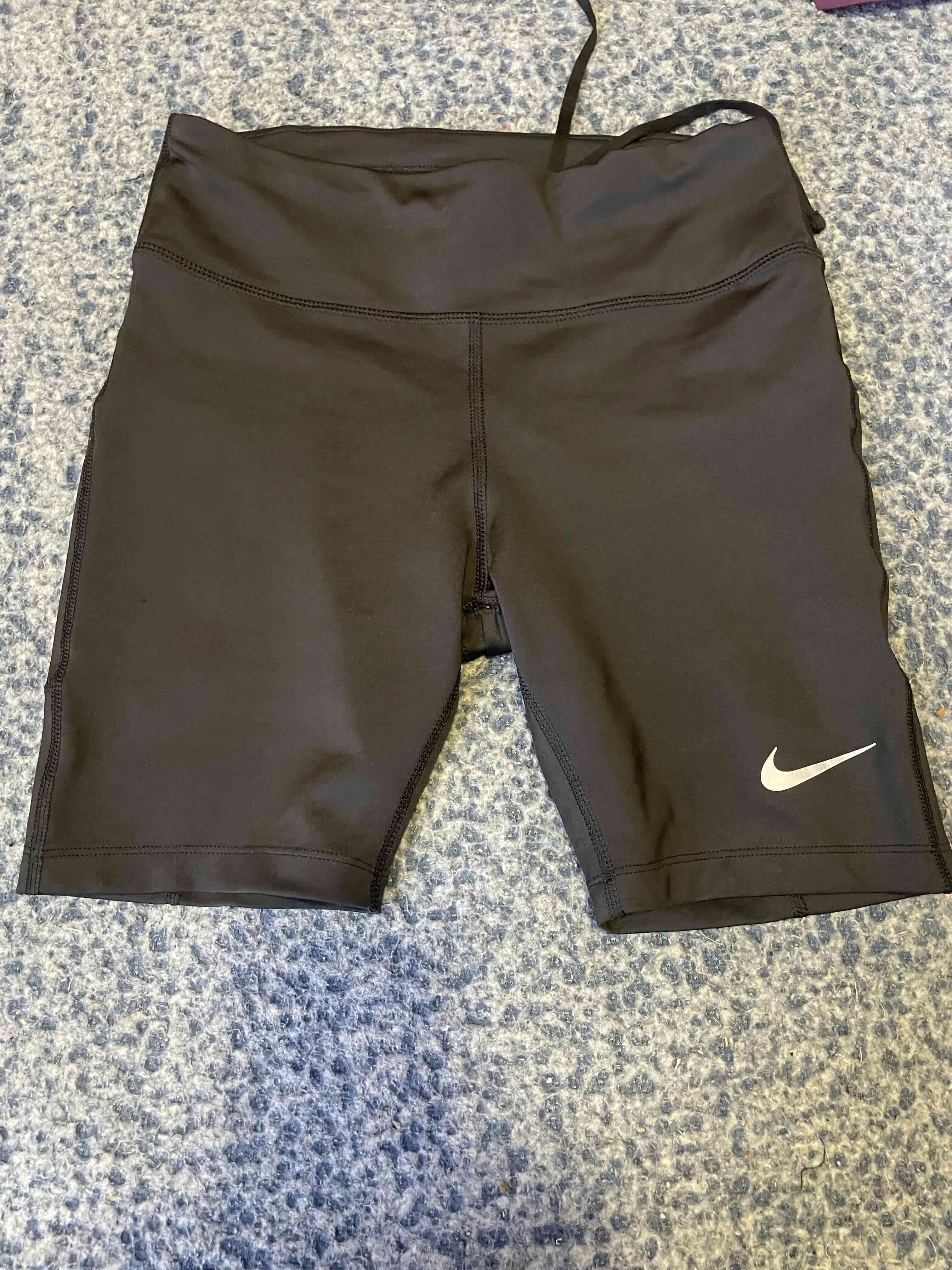 Shorts deportivos Nike grises - miniatura 2
