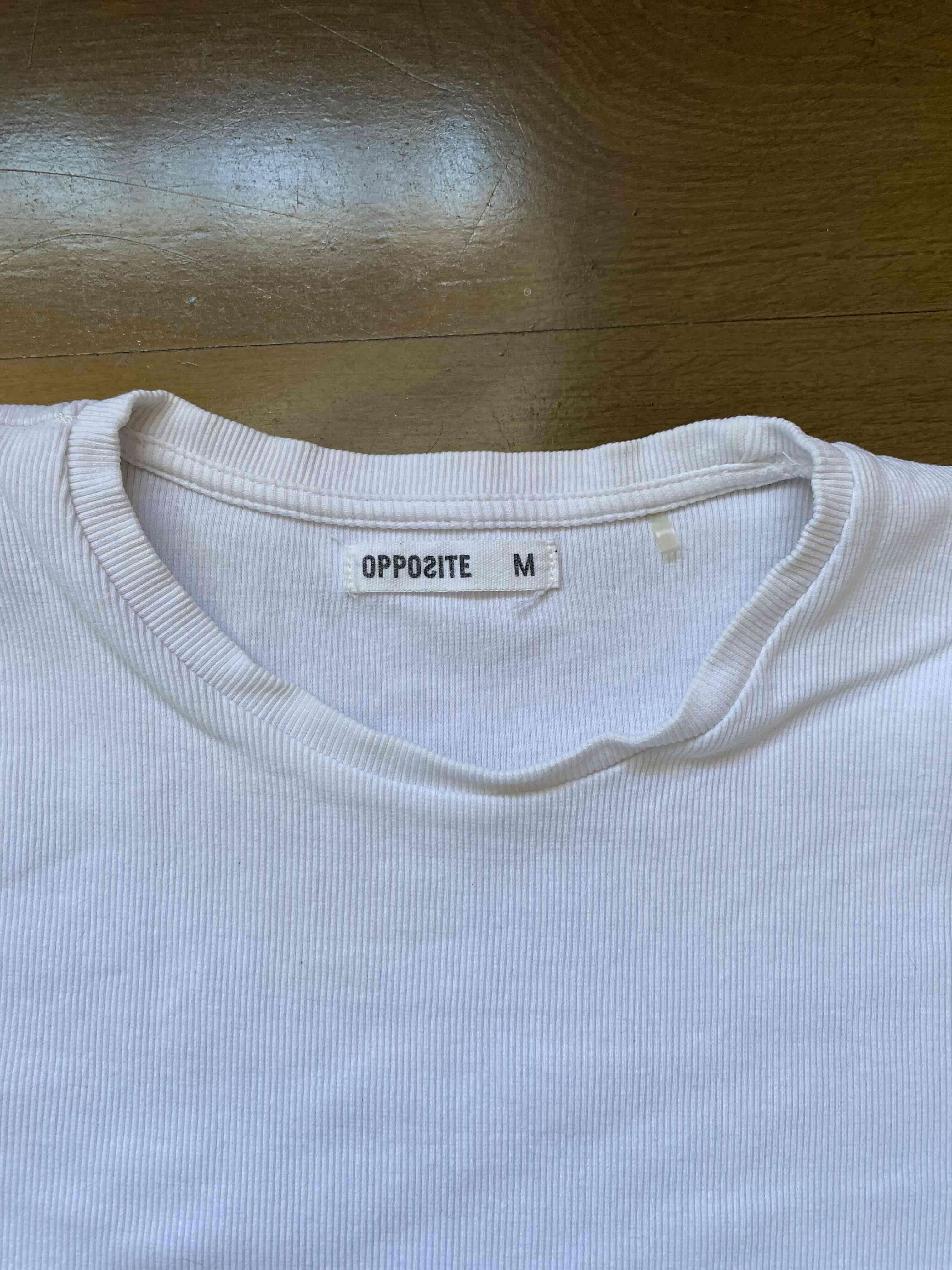 Polera blanca básica talla M - miniatura 2