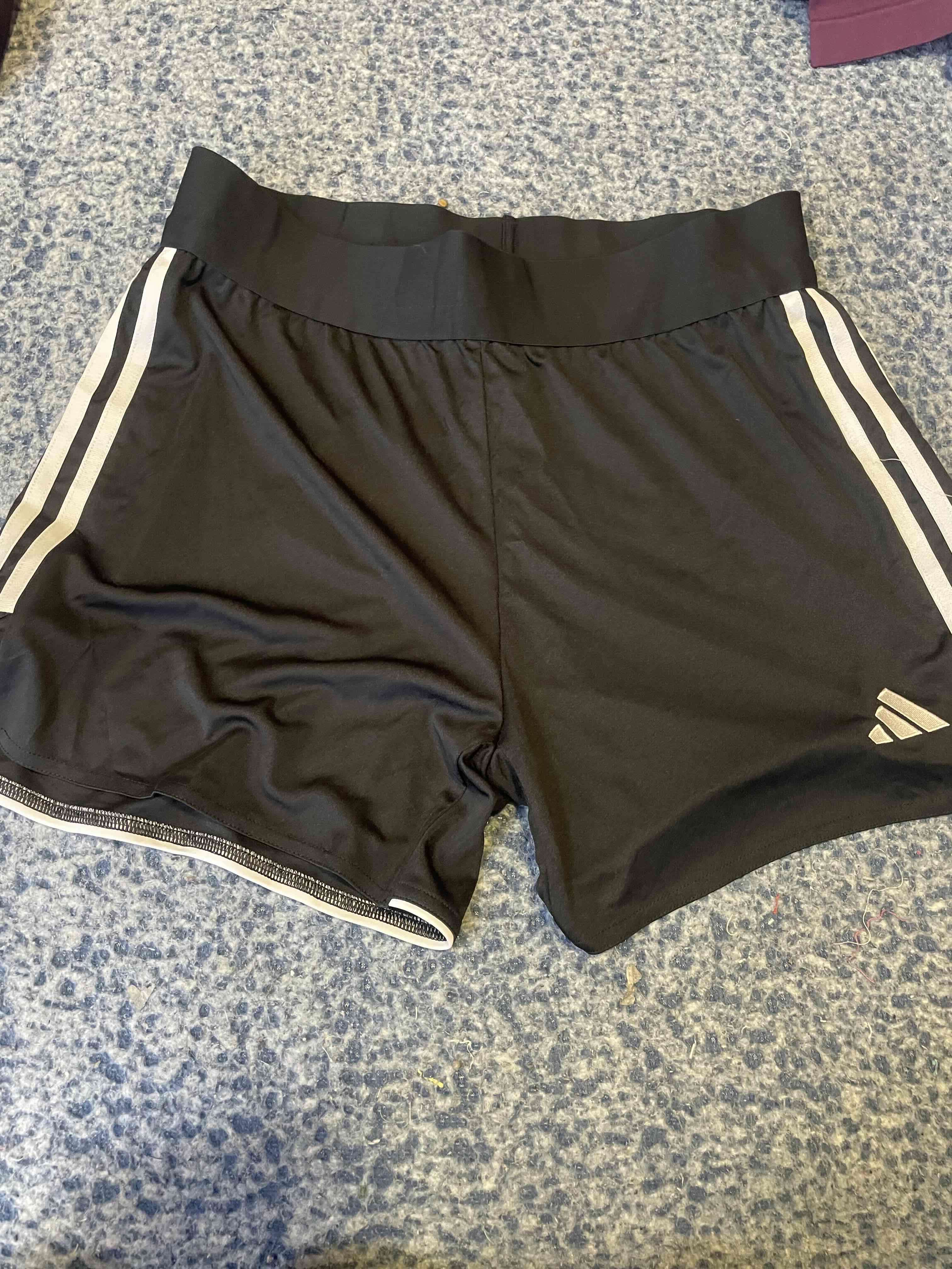Short deportivo negro Adidas - miniatura 2