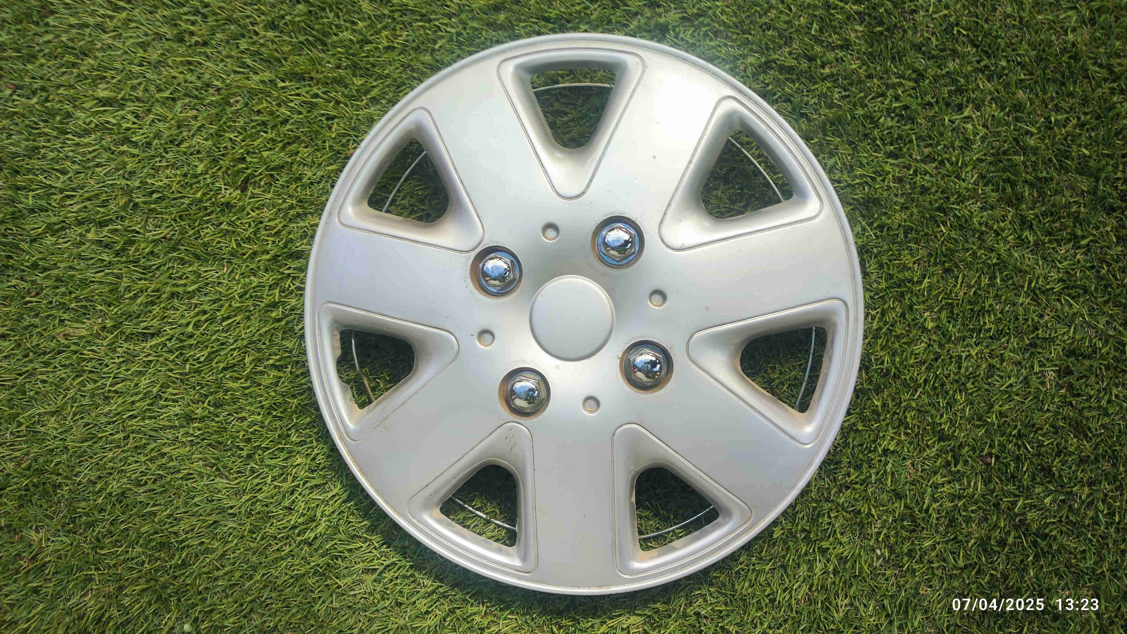 Tapa de rueda universal - miniatura 1