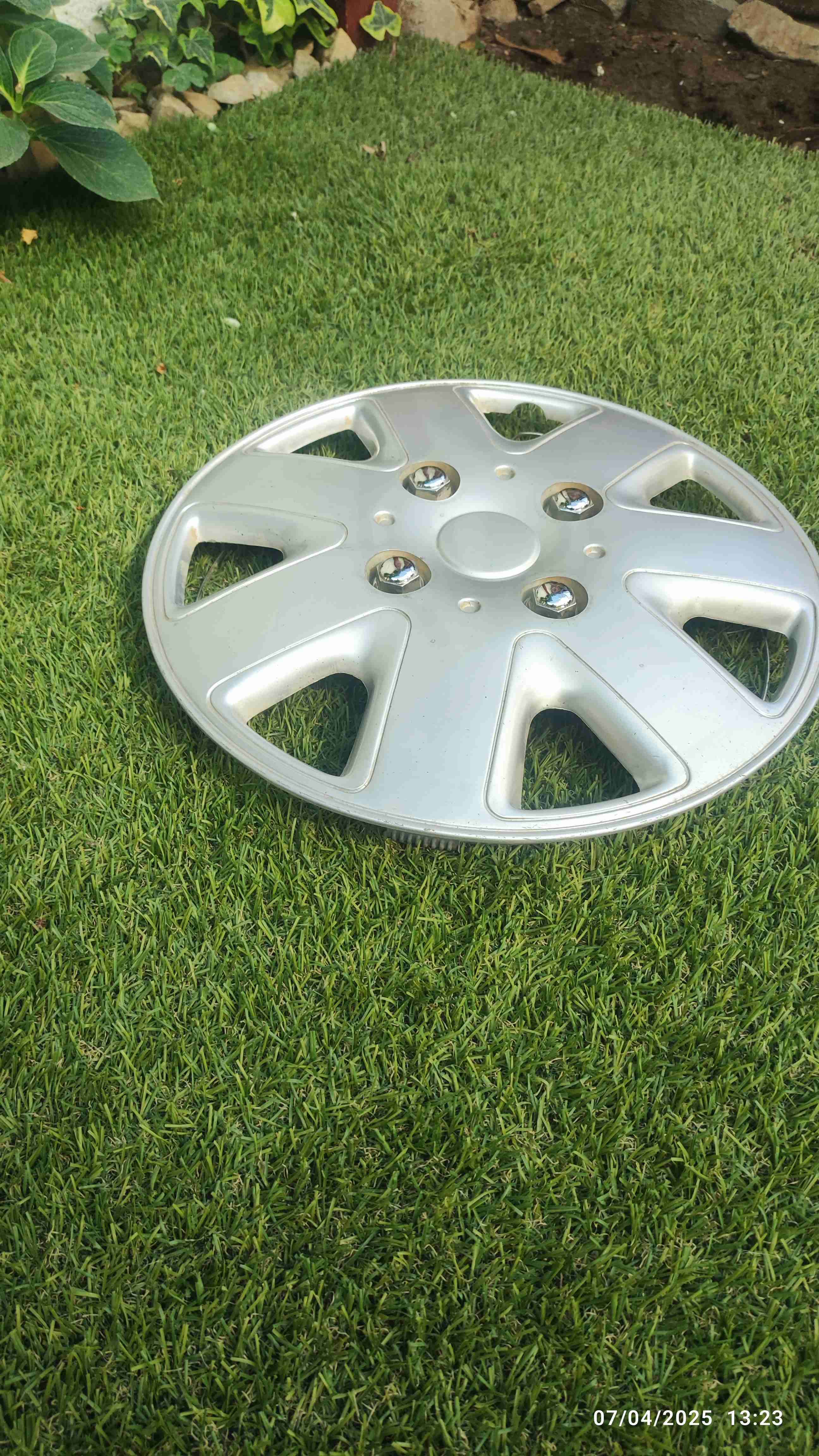 Tapa de rueda universal - miniatura 2