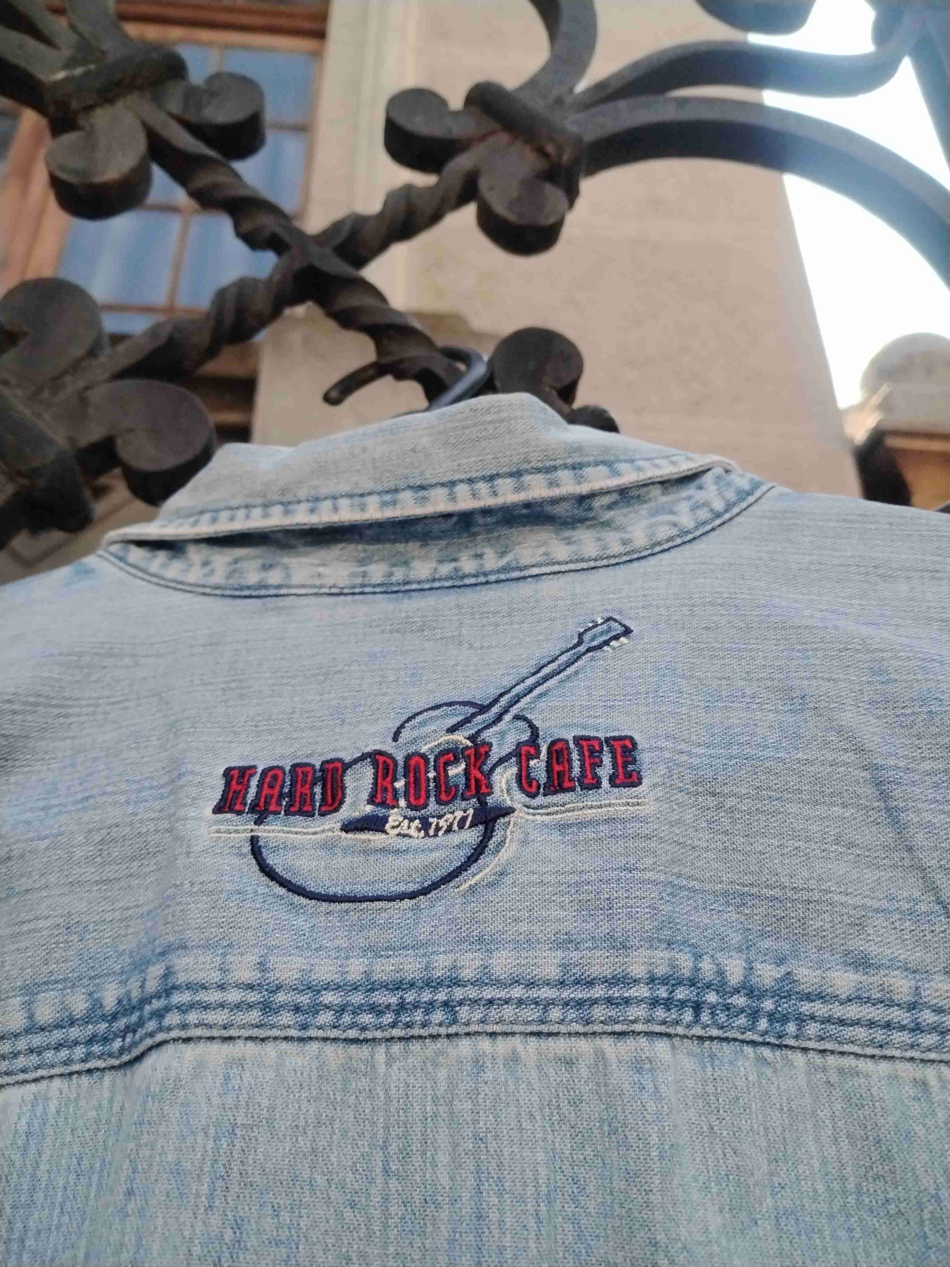 Camisa mezclilla Hard Rock Cafe - miniatura 4