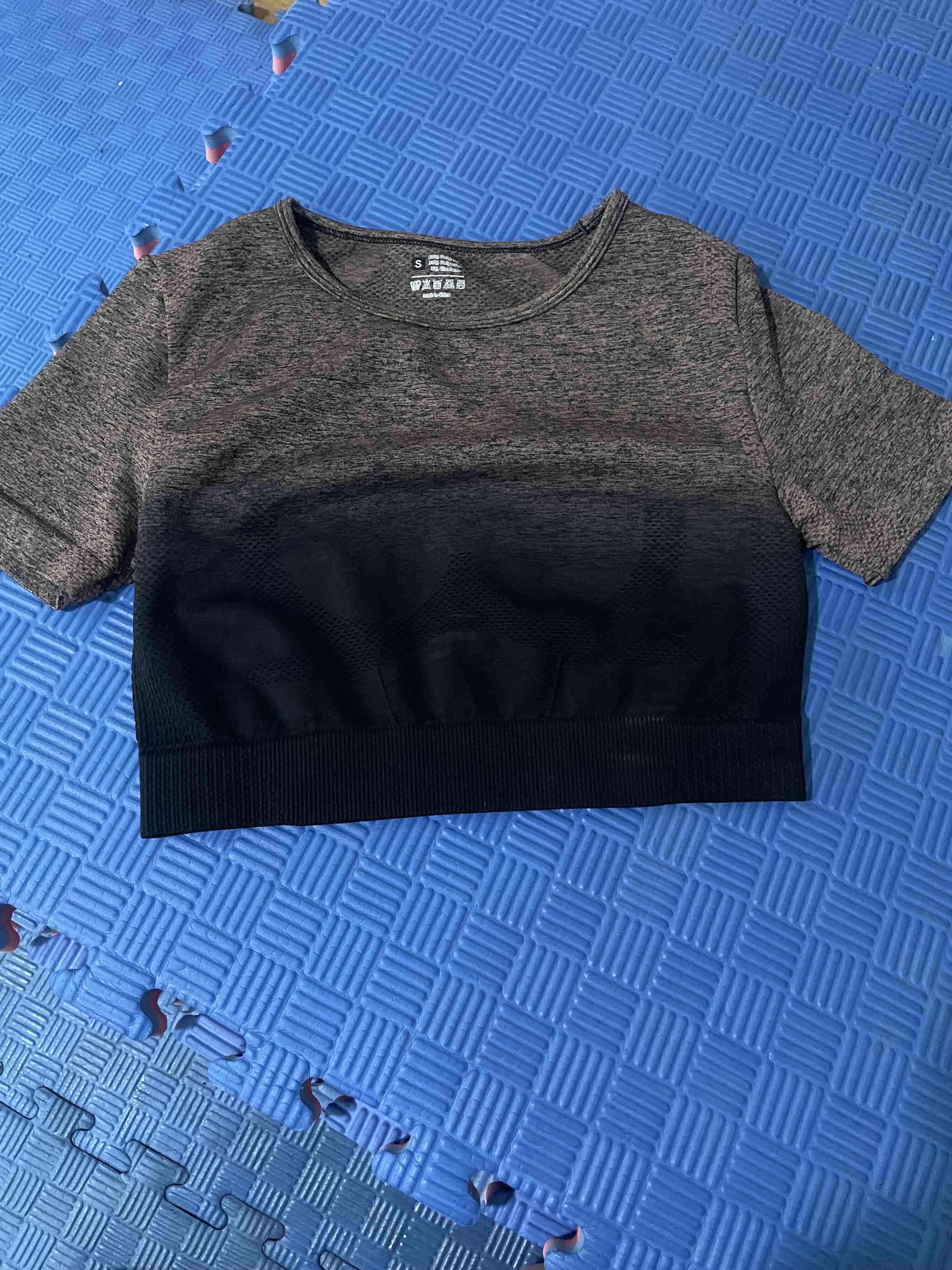 Polera deportiva gris - 1