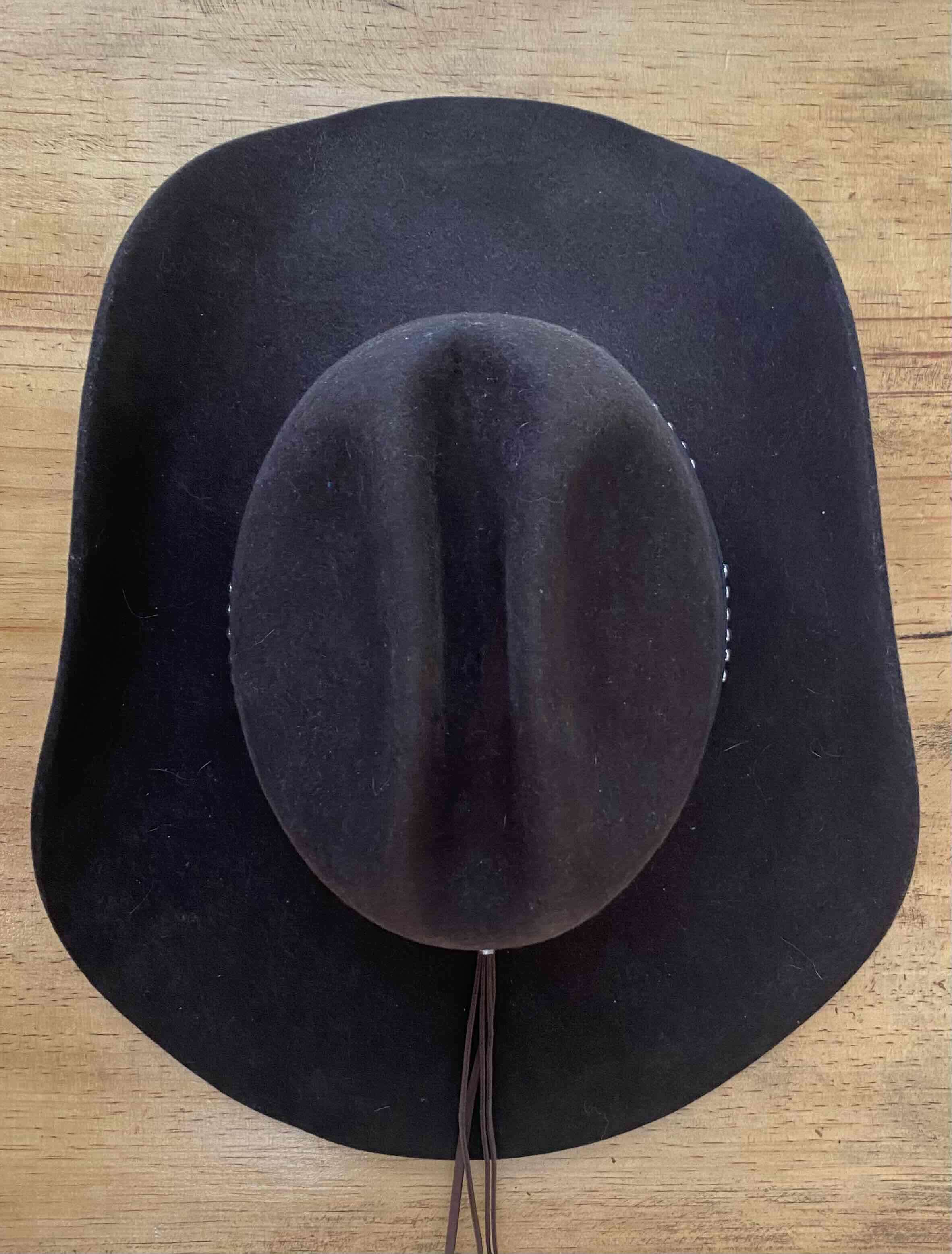 Sombrero negro con tachas - miniatura 3