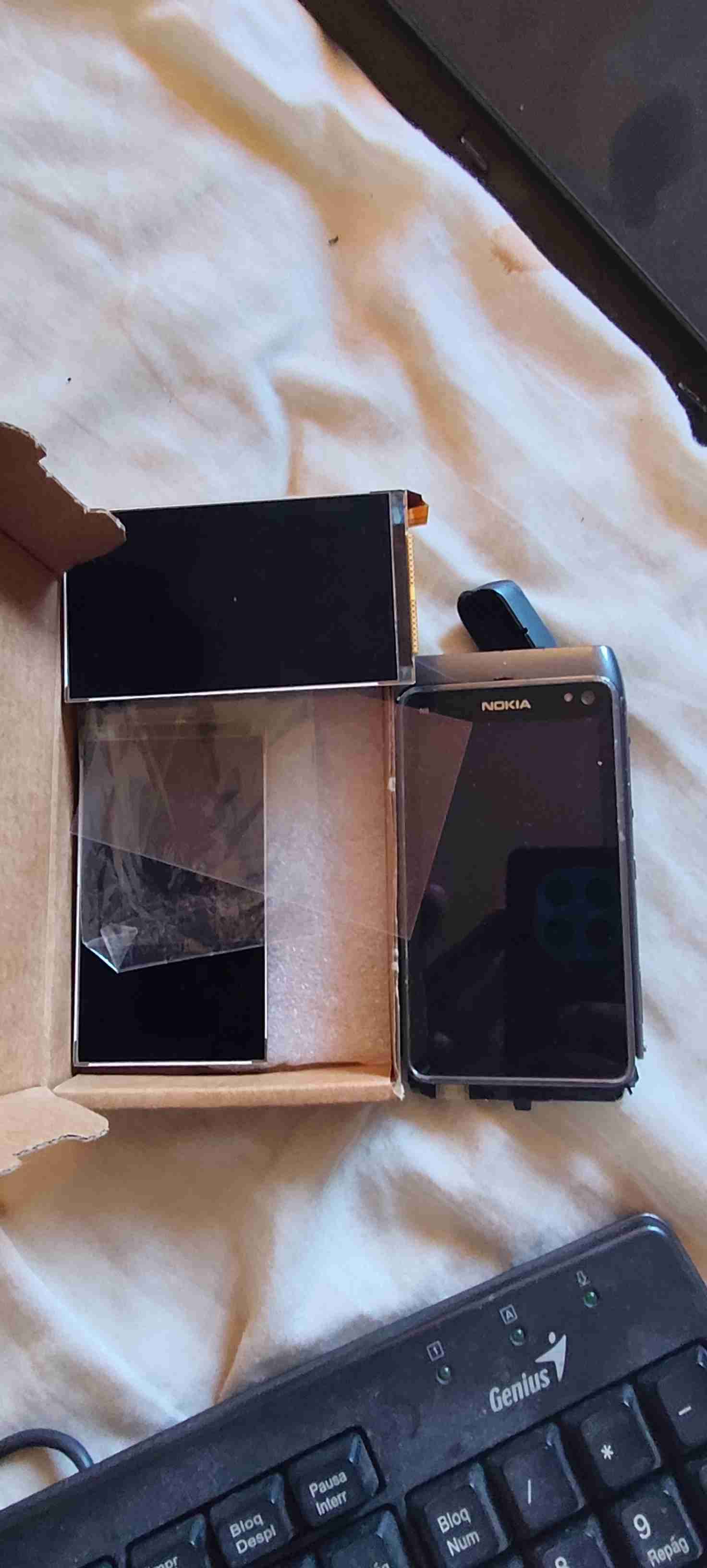 Repuestos para Nokia N8 - miniatura 1