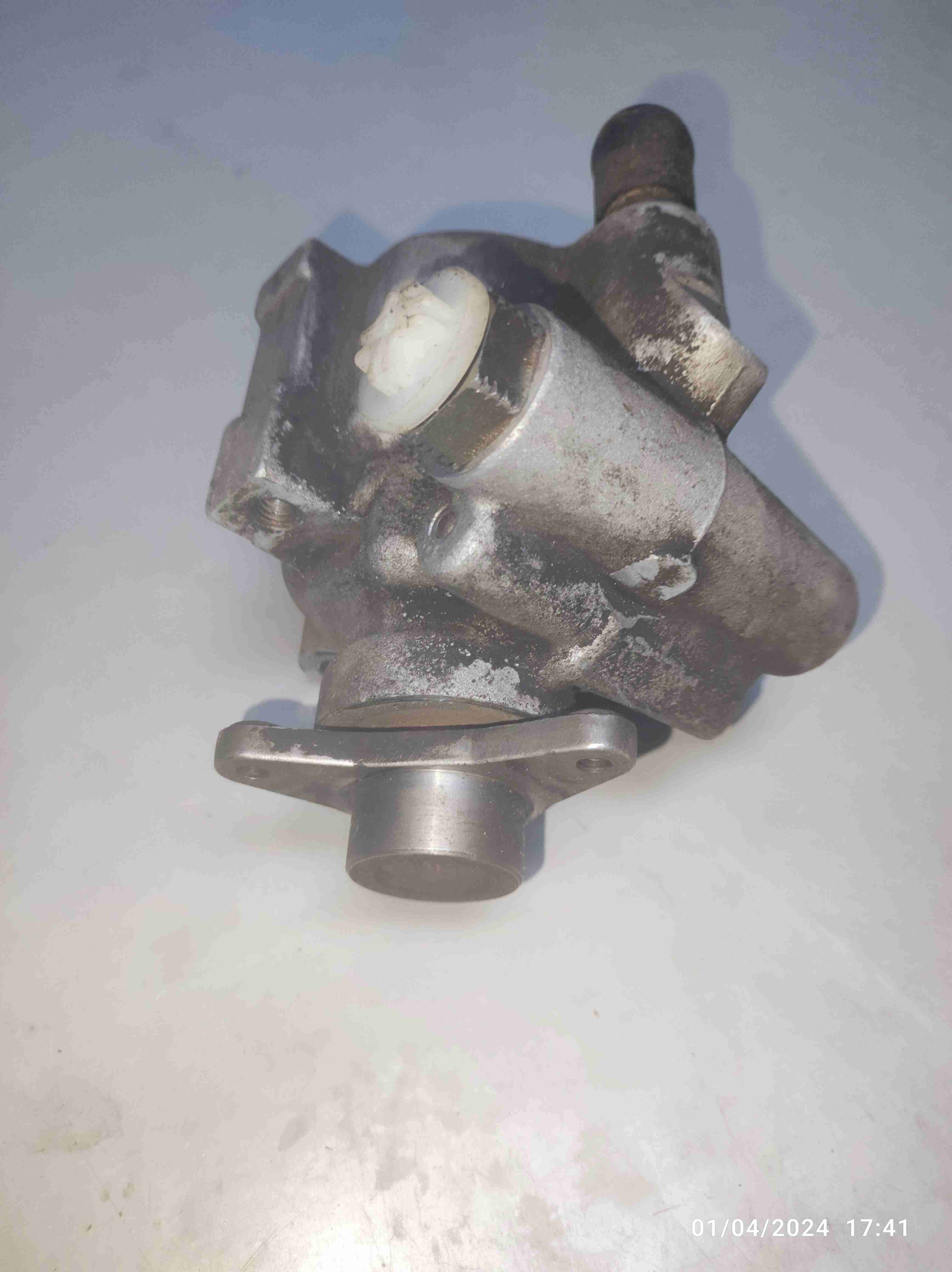 Bomba hidráulica de auto Renault Kangoo 1.9 - miniatura 1