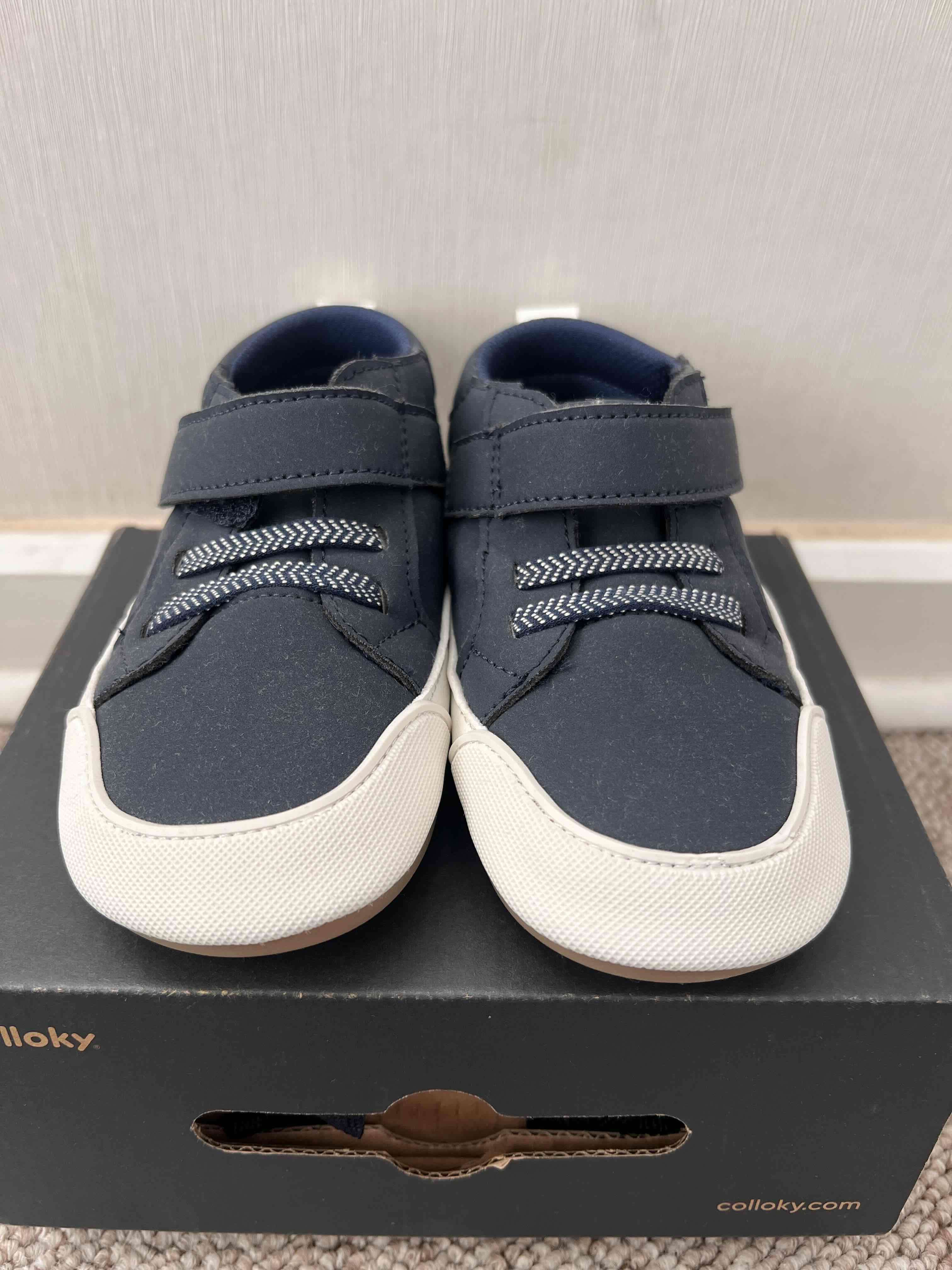 Zapatillas azules para niños - miniatura 2