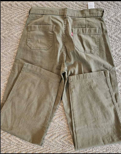 Pantalones verde caqui de mujer Levis - miniatura 3