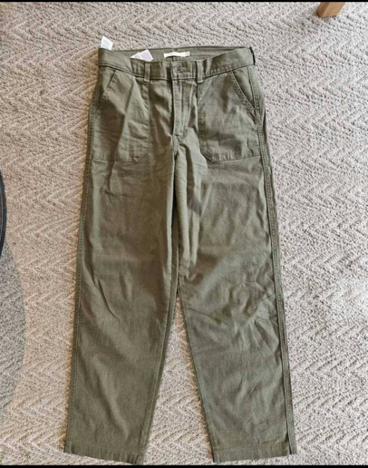 Pantalones verde caqui de mujer Levis - miniatura 4