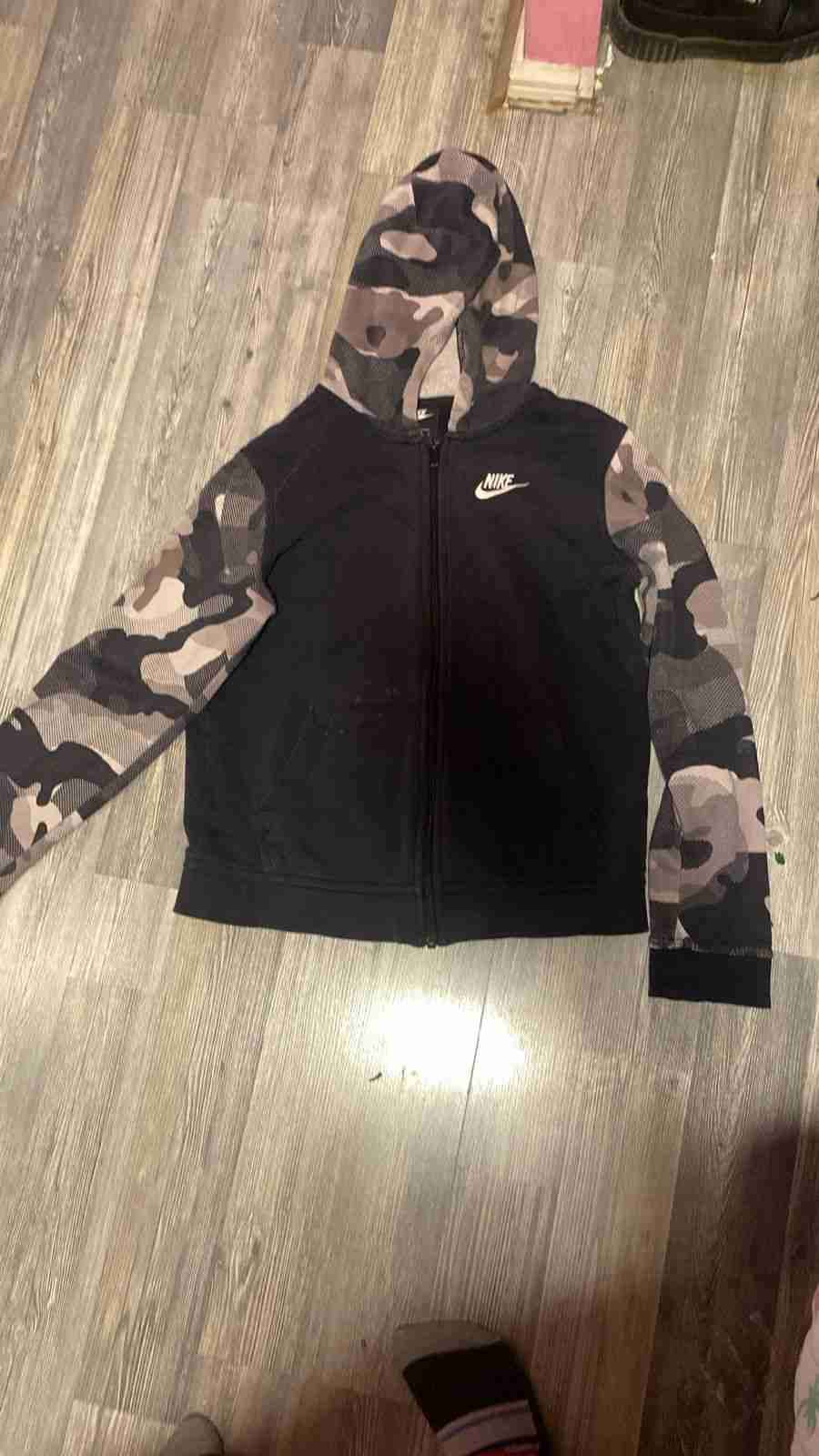 Polerón Nike talla L