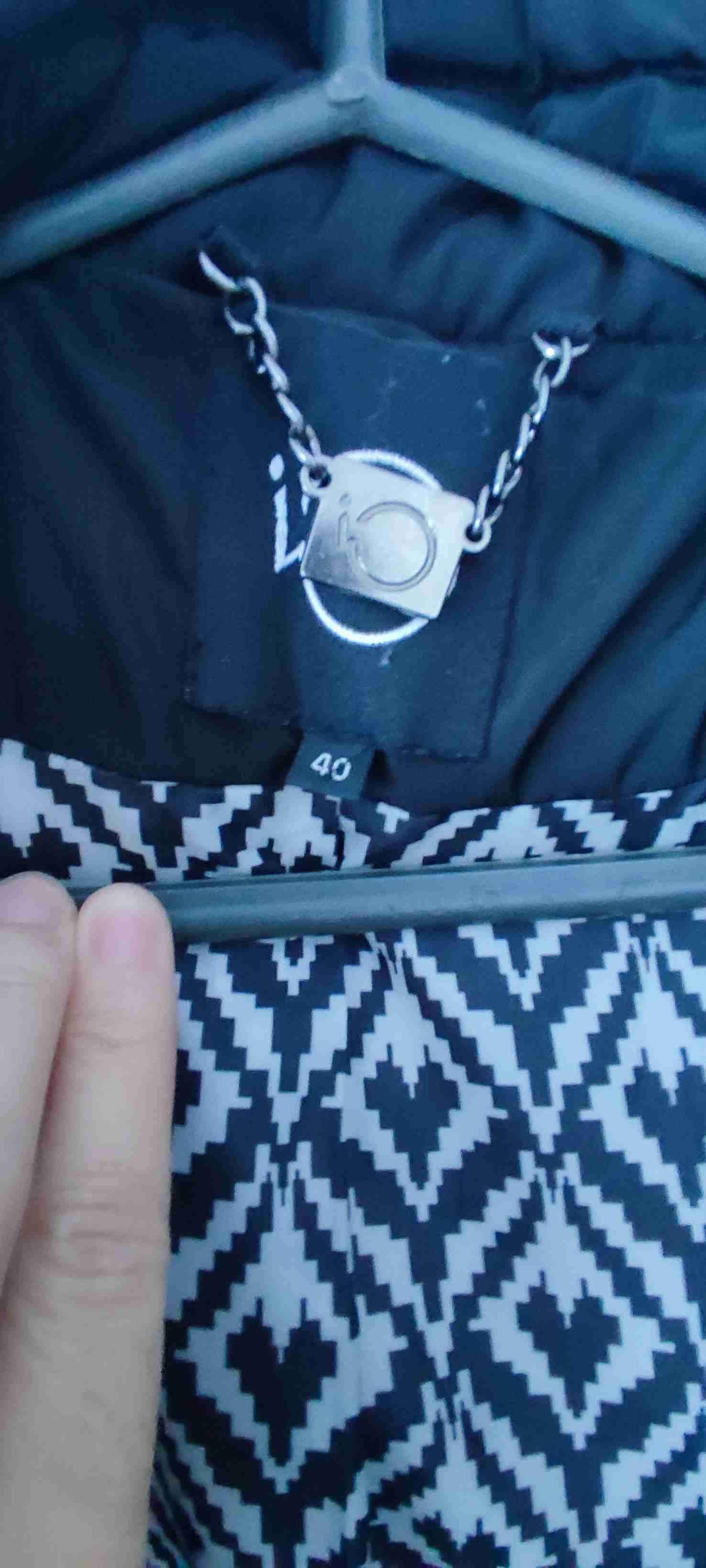 Abrigo negro Oi - miniatura 2