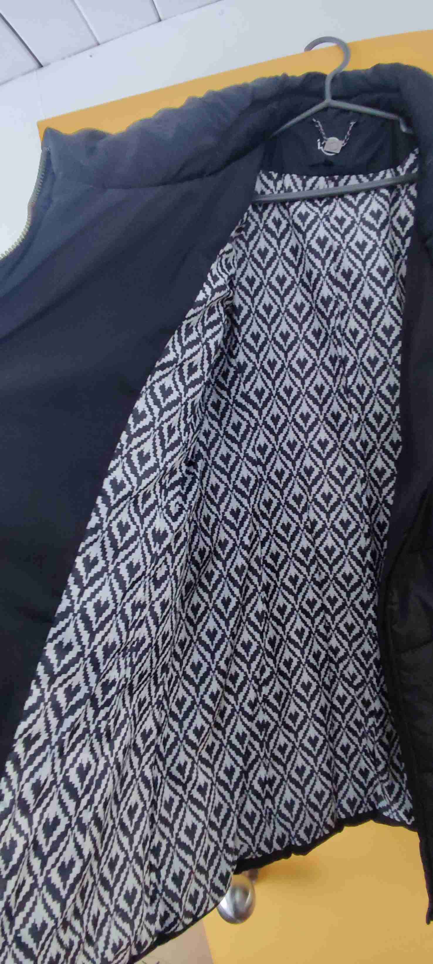 Abrigo negro Oi - miniatura 3