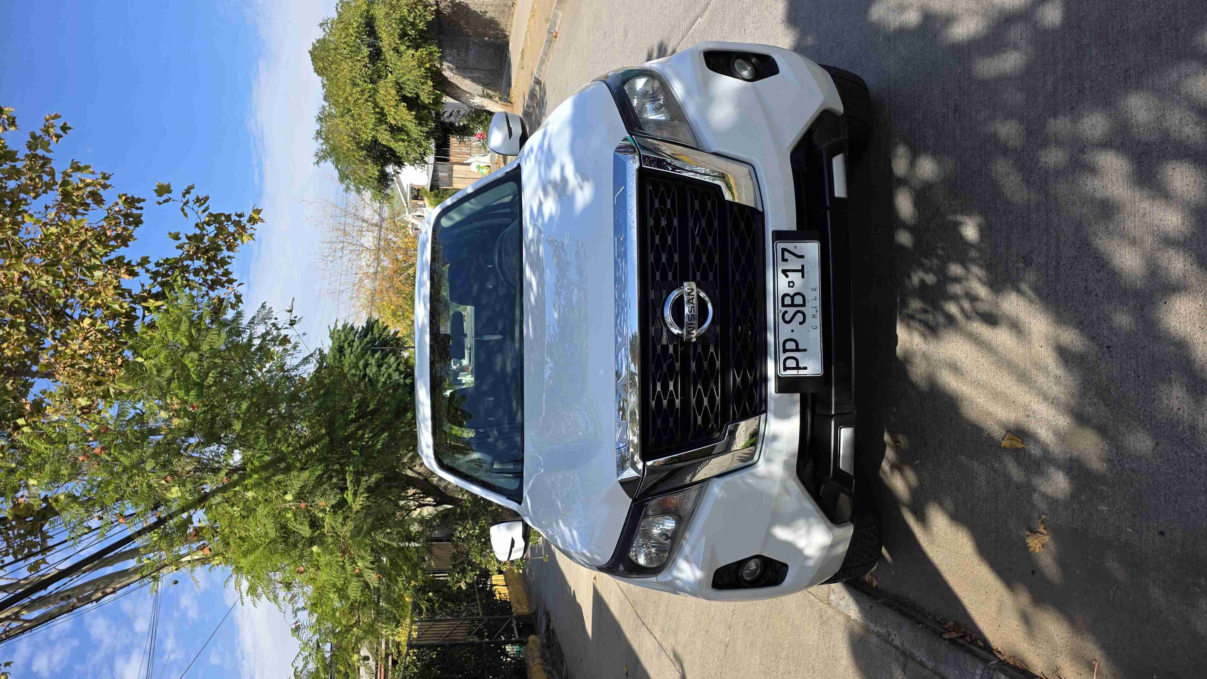 Nissan Navara 2021 4x4 - miniatura 1