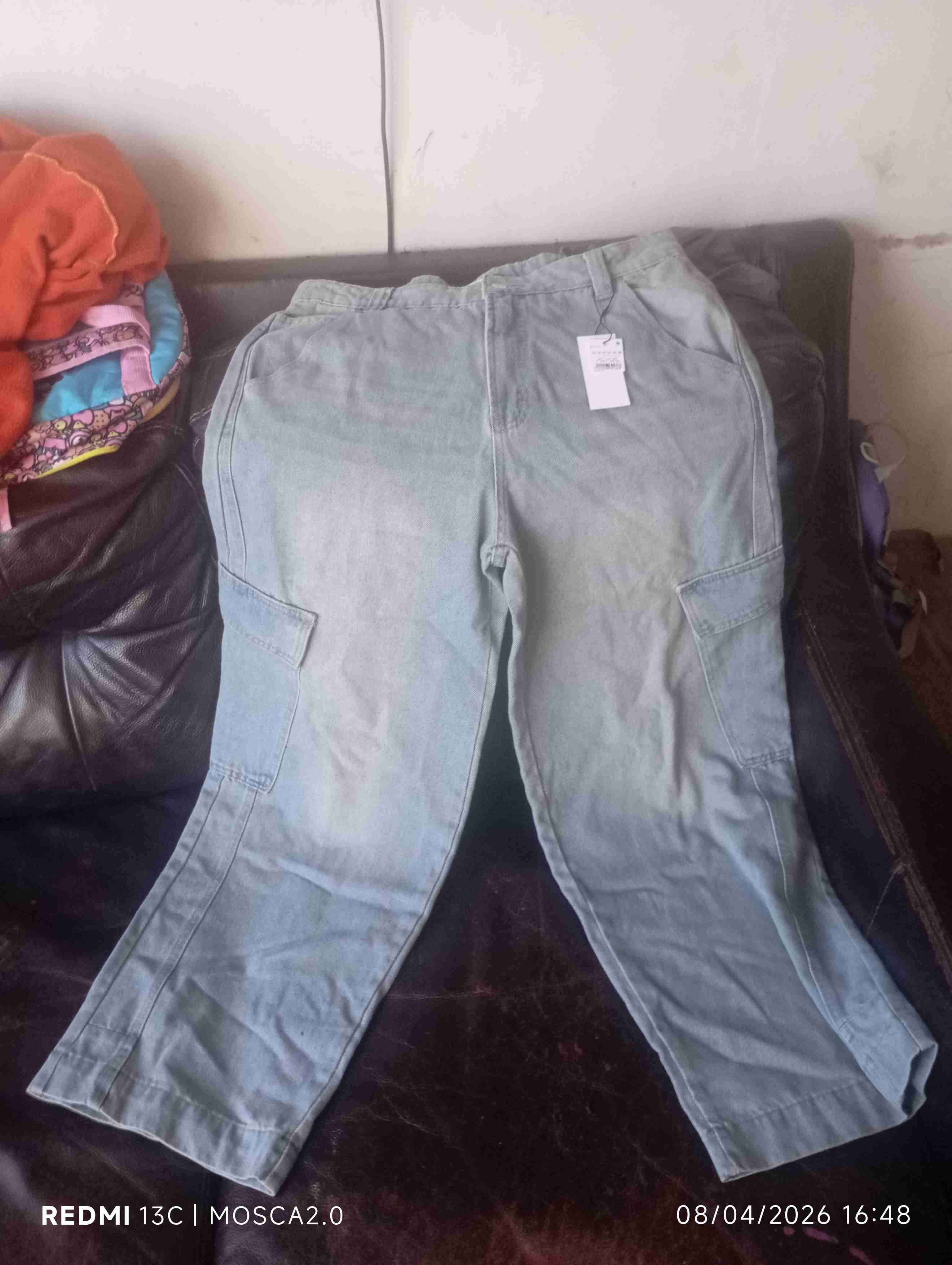 Pantalones cargo celestes - 1