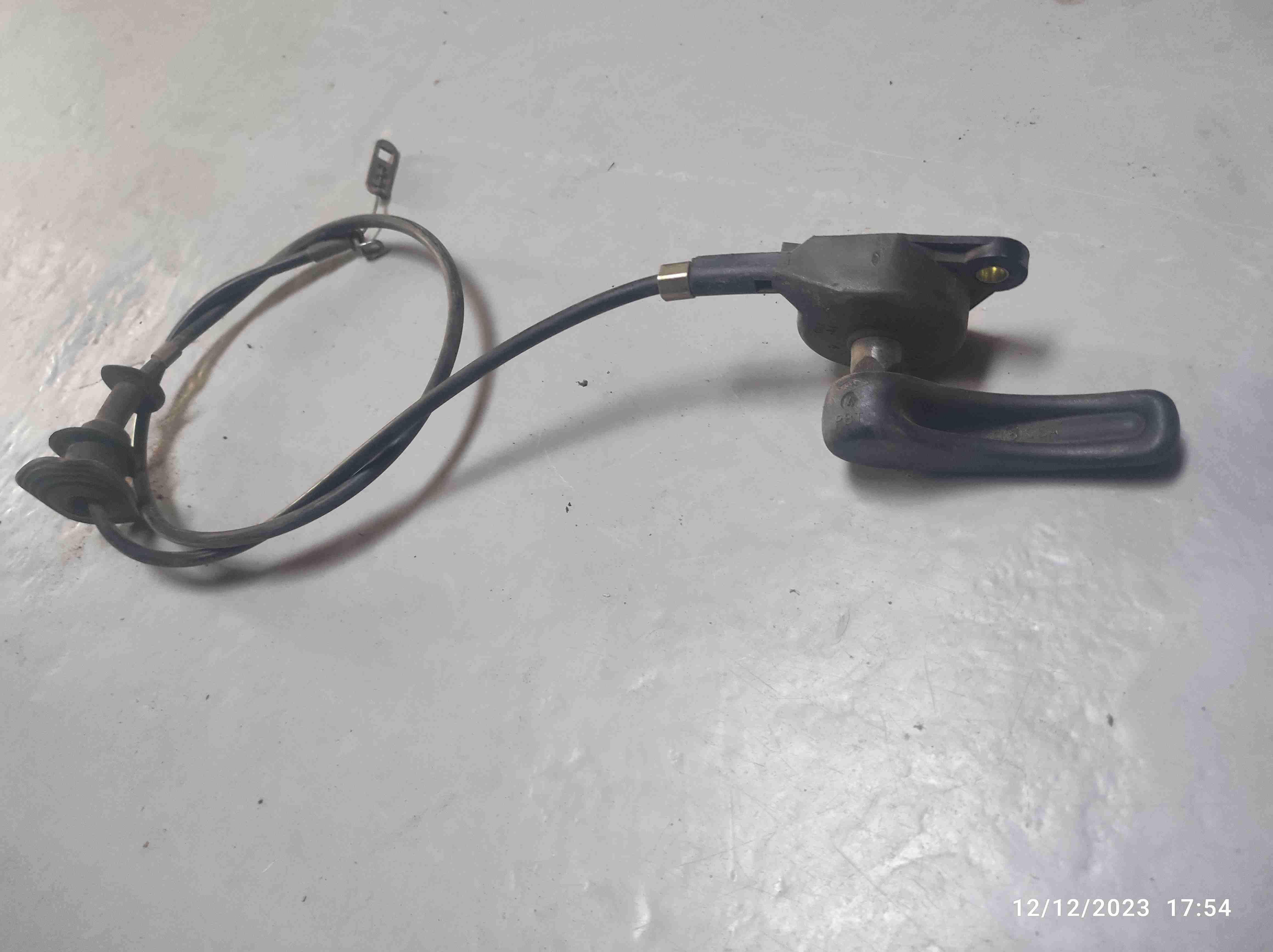 Piola apertura de capot Renault Kangoo 1.9 - miniatura 3