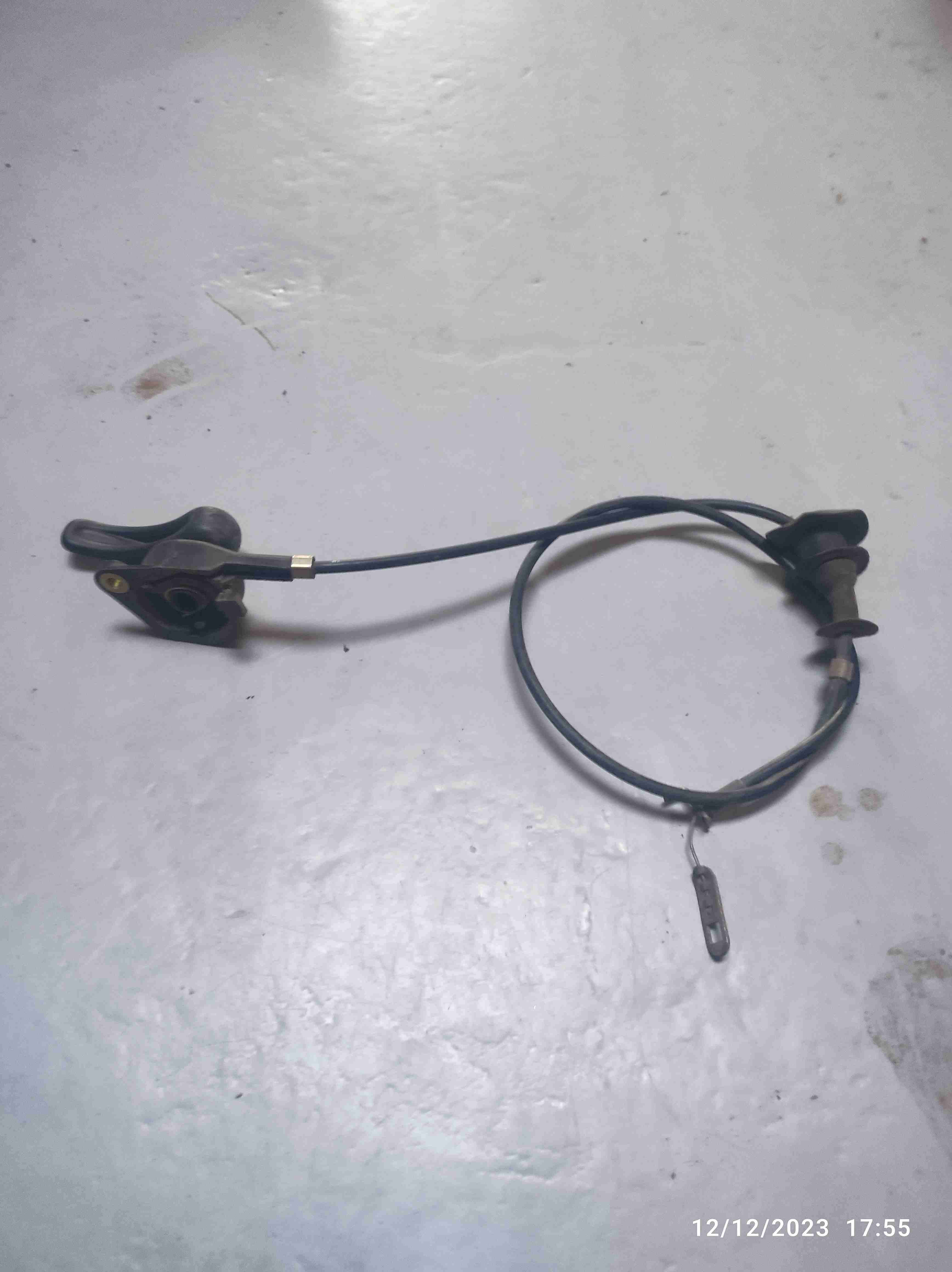 Piola apertura de capot Renault Kangoo 1.9 - miniatura 4