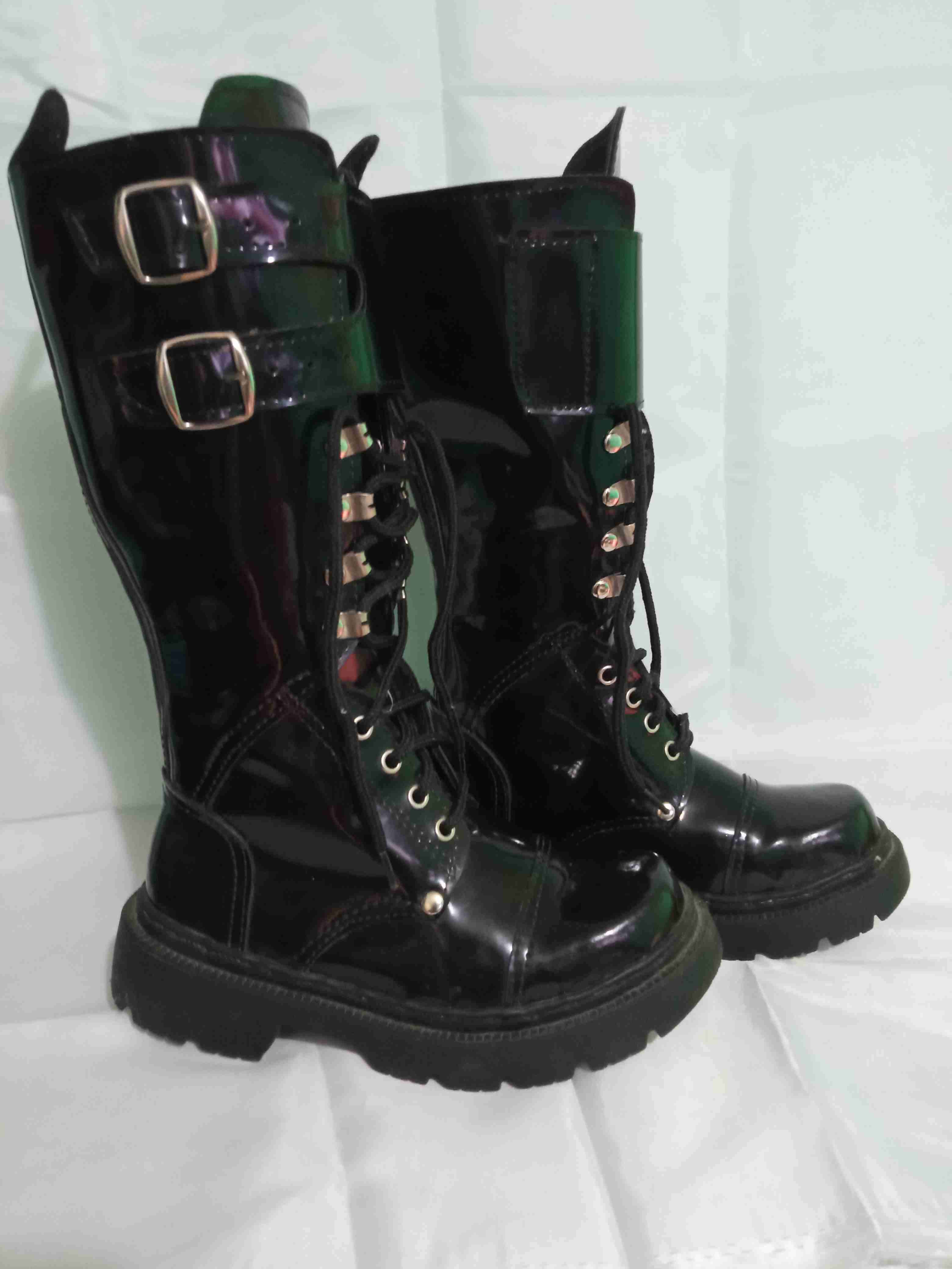 Botas negras de charol - miniatura 2