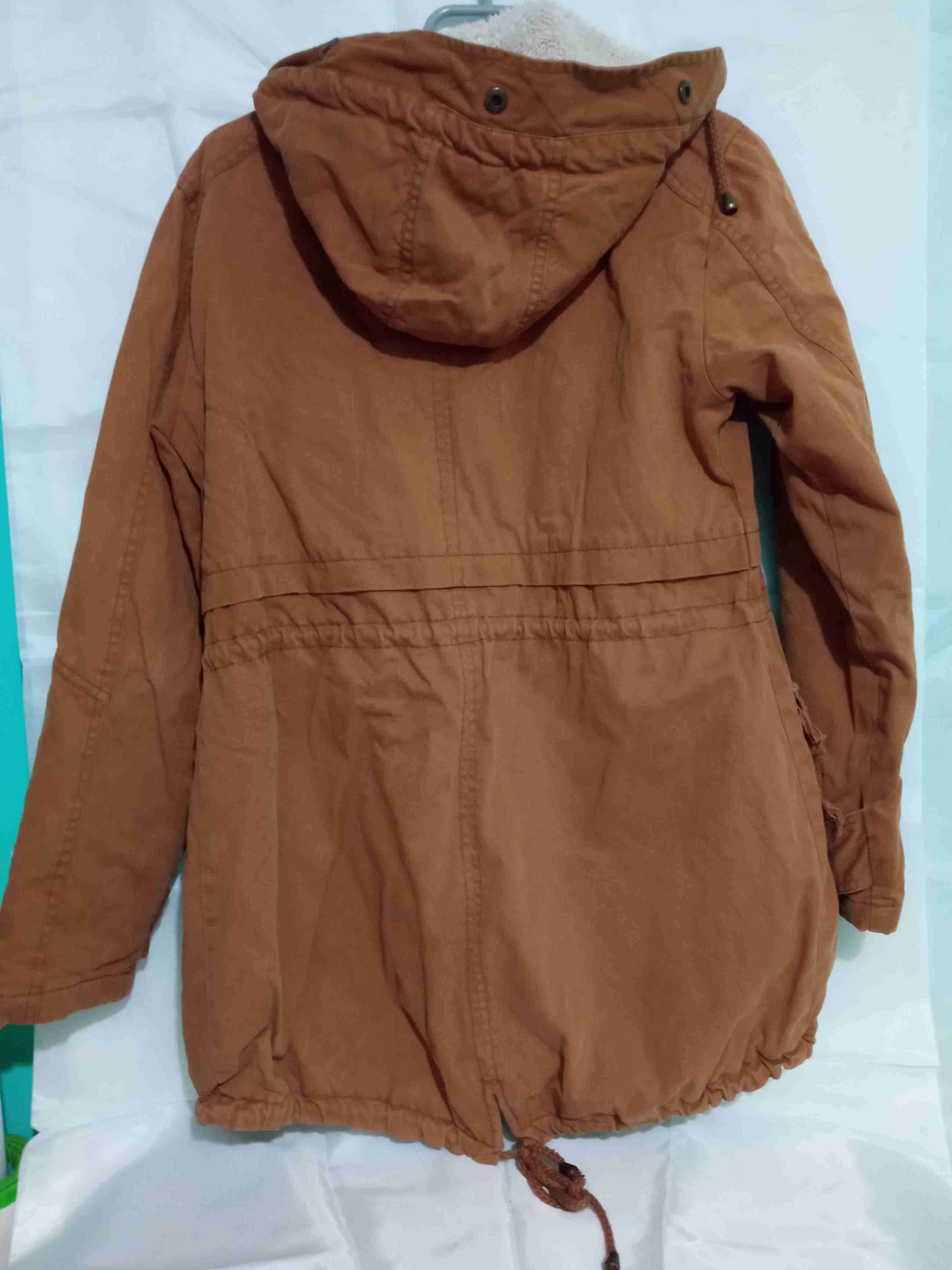 Parka marrón con capucha - miniatura 2