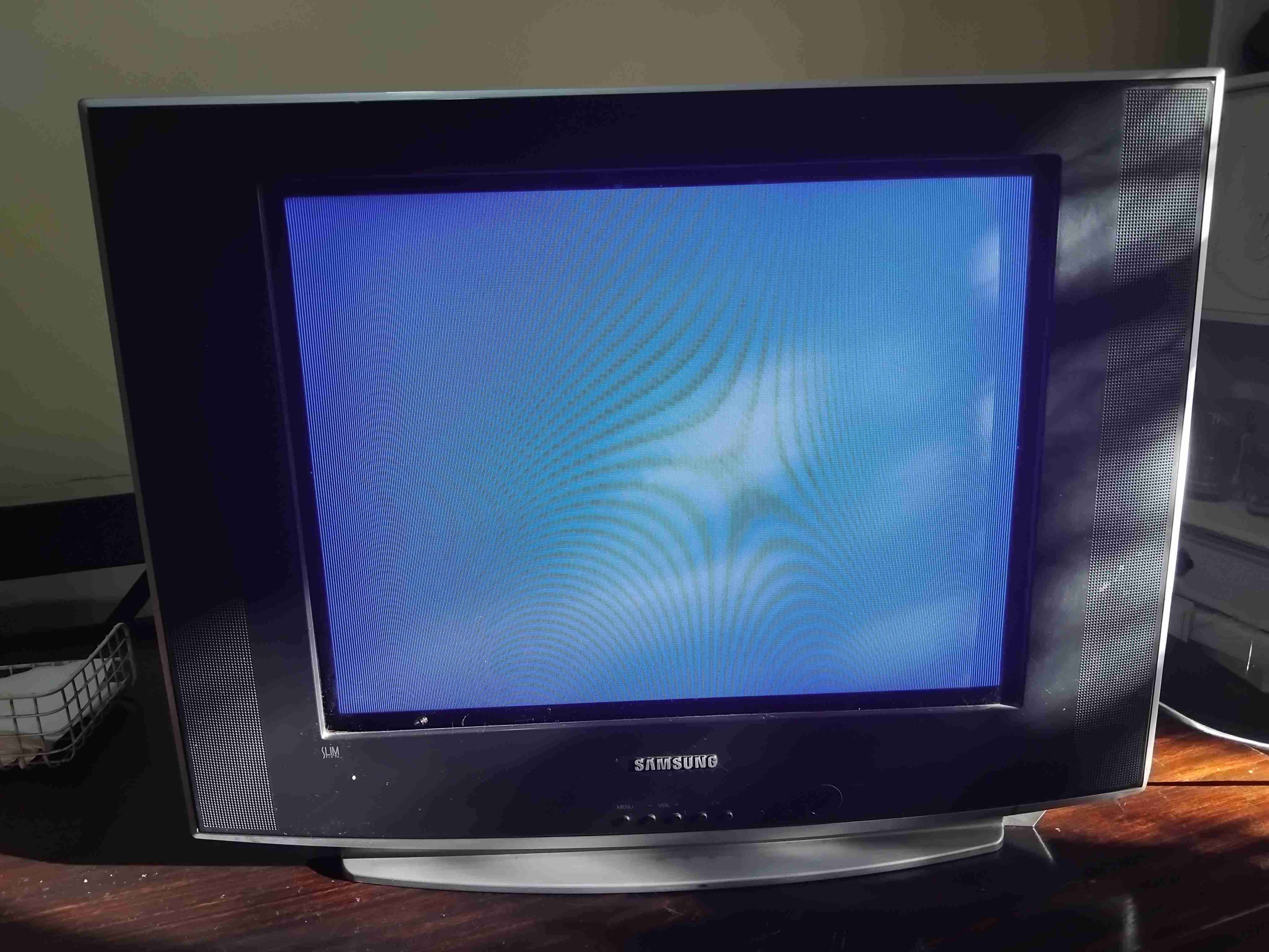 Televisor Samsung clásico 21'' - 1