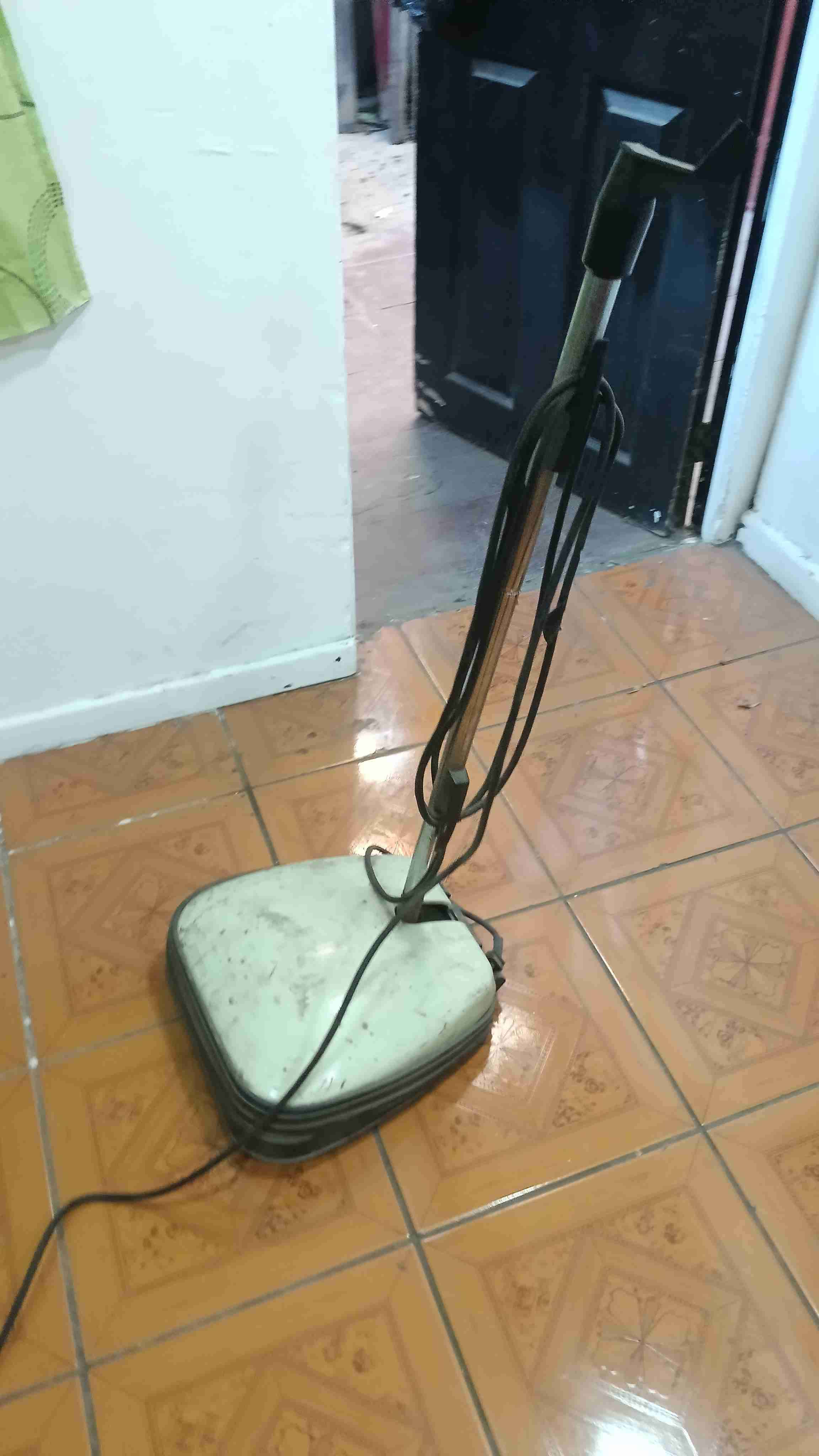 Enceradora vertical antigua - miniatura 1