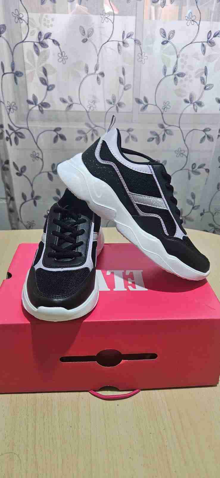 Zapatillas negras marca ELV - miniatura 1