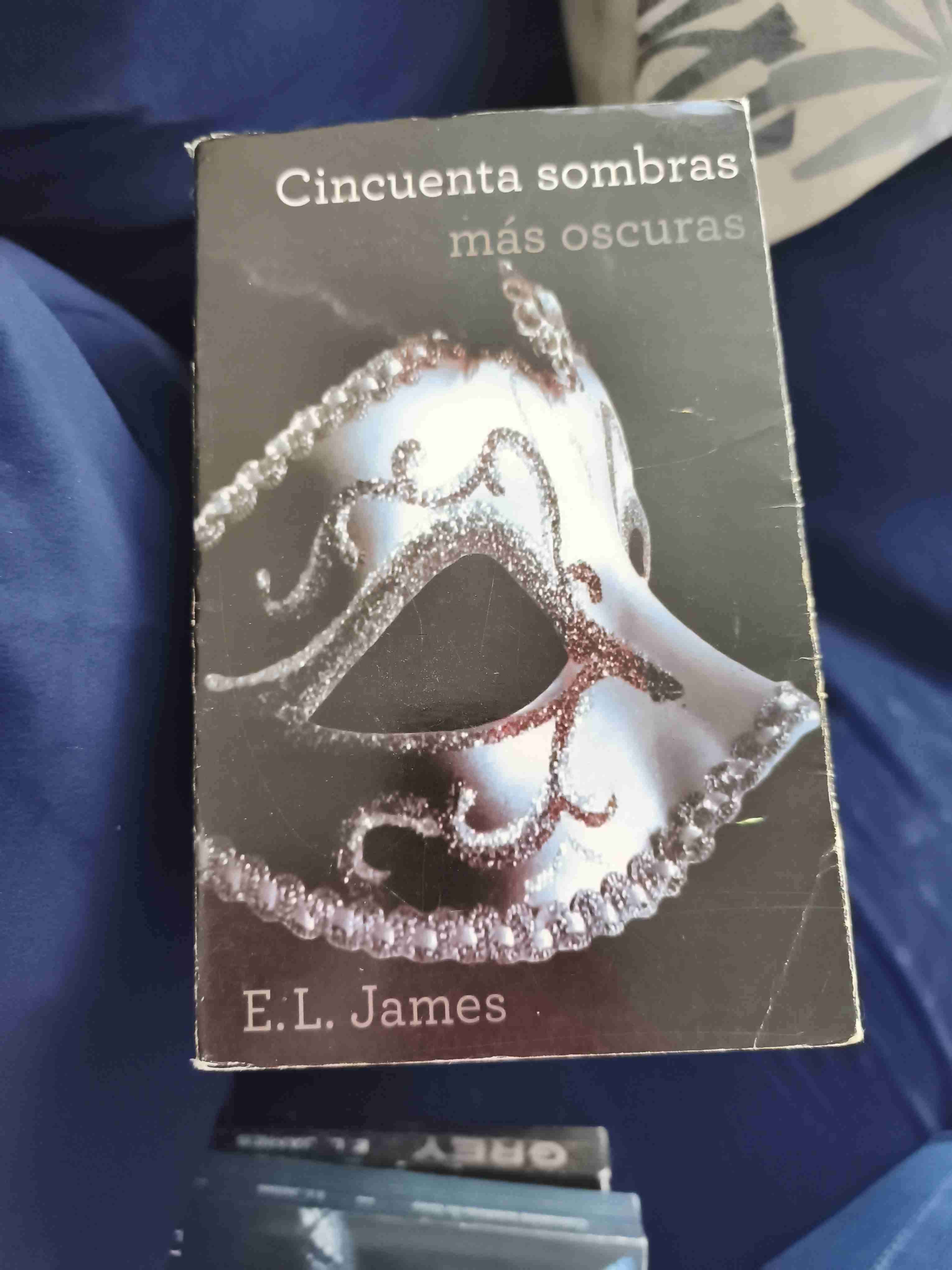 Libro Cincuenta Sombras Más Oscuras - 1