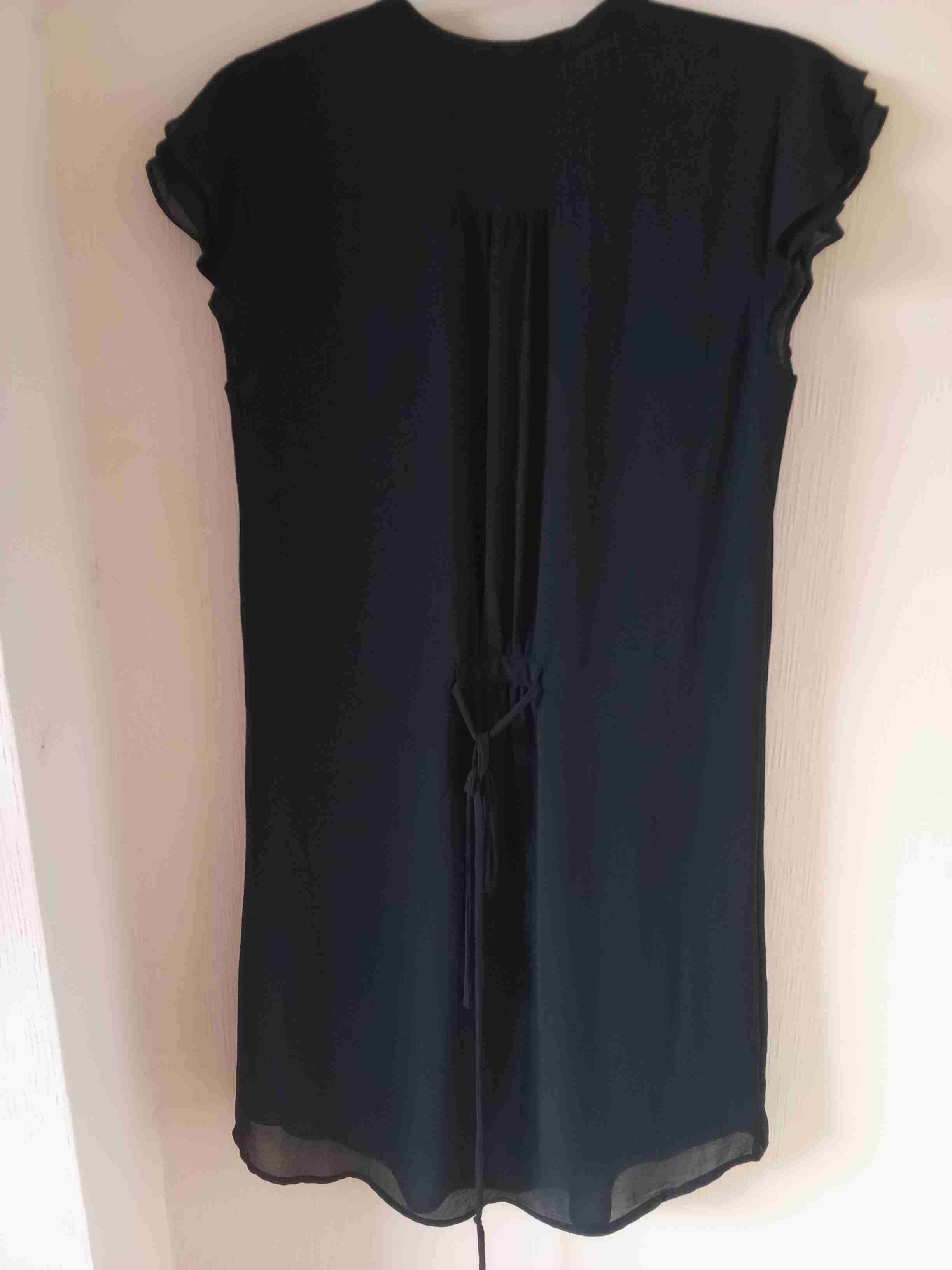 Vestido negro - miniatura 2