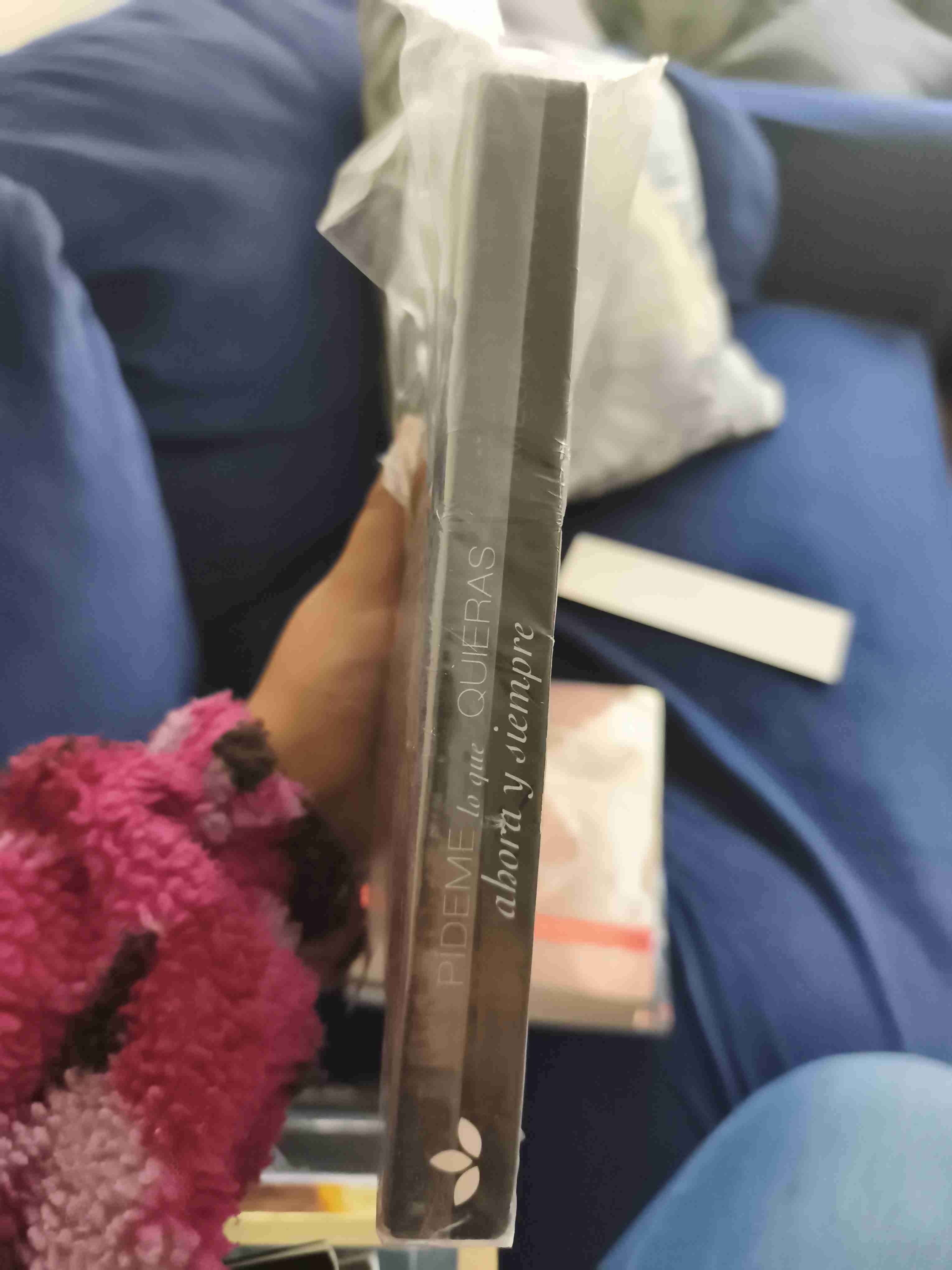 Libro 'Pídeme lo que quieras' - miniatura 2