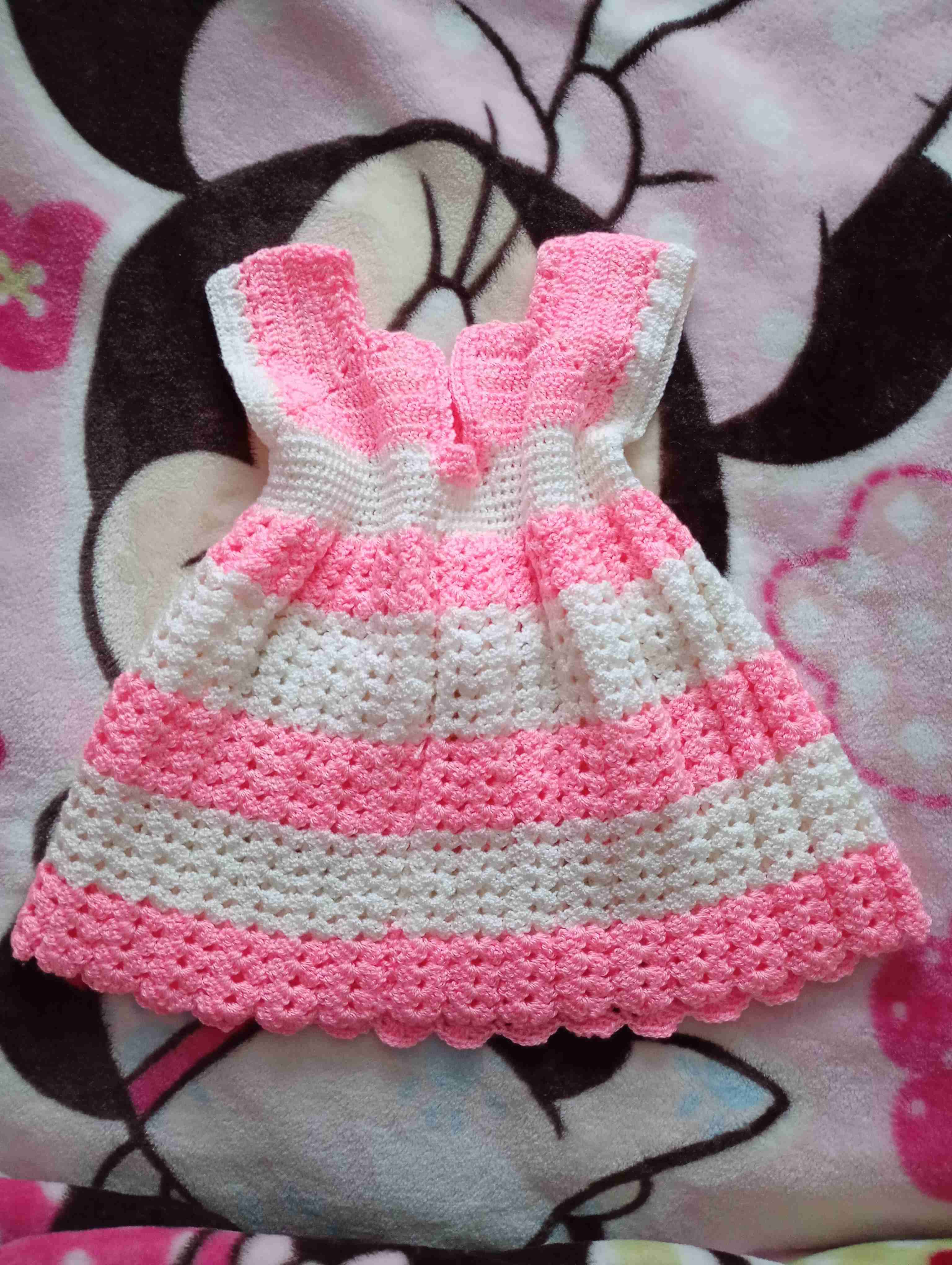 Vestido tejido a crochet rosado - 1