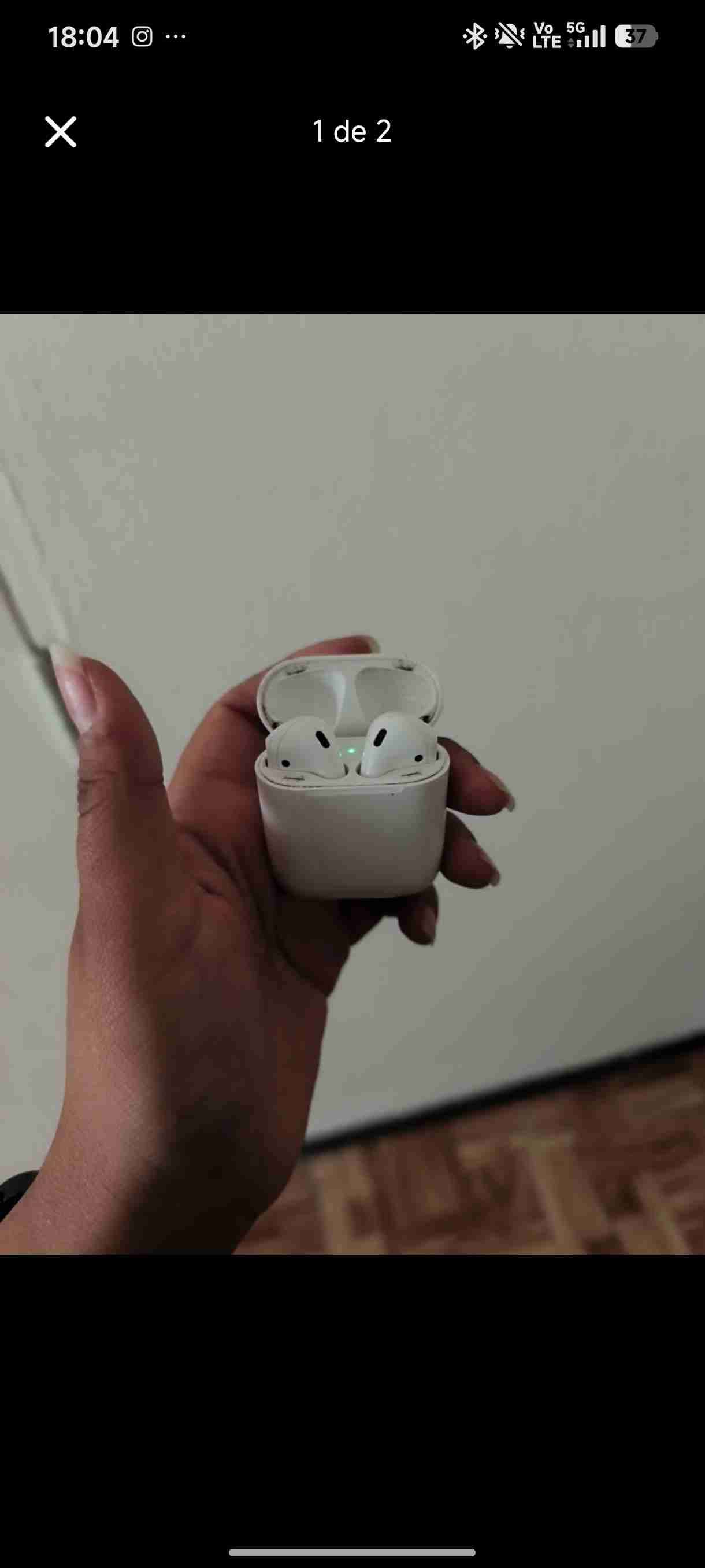 Auriculares inalámbricos blancos - miniatura 1