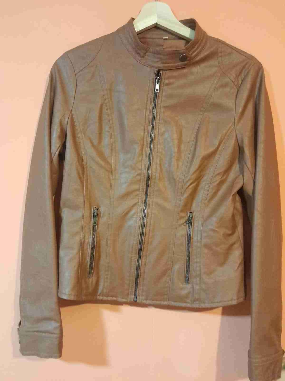 Chaqueta café de cuero sintético - miniatura 1