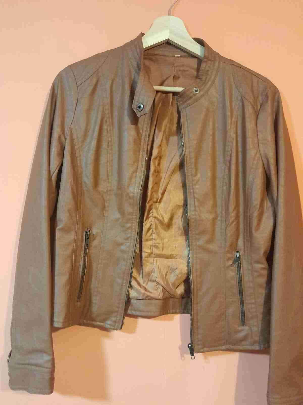 Chaqueta café de cuero sintético - miniatura 2