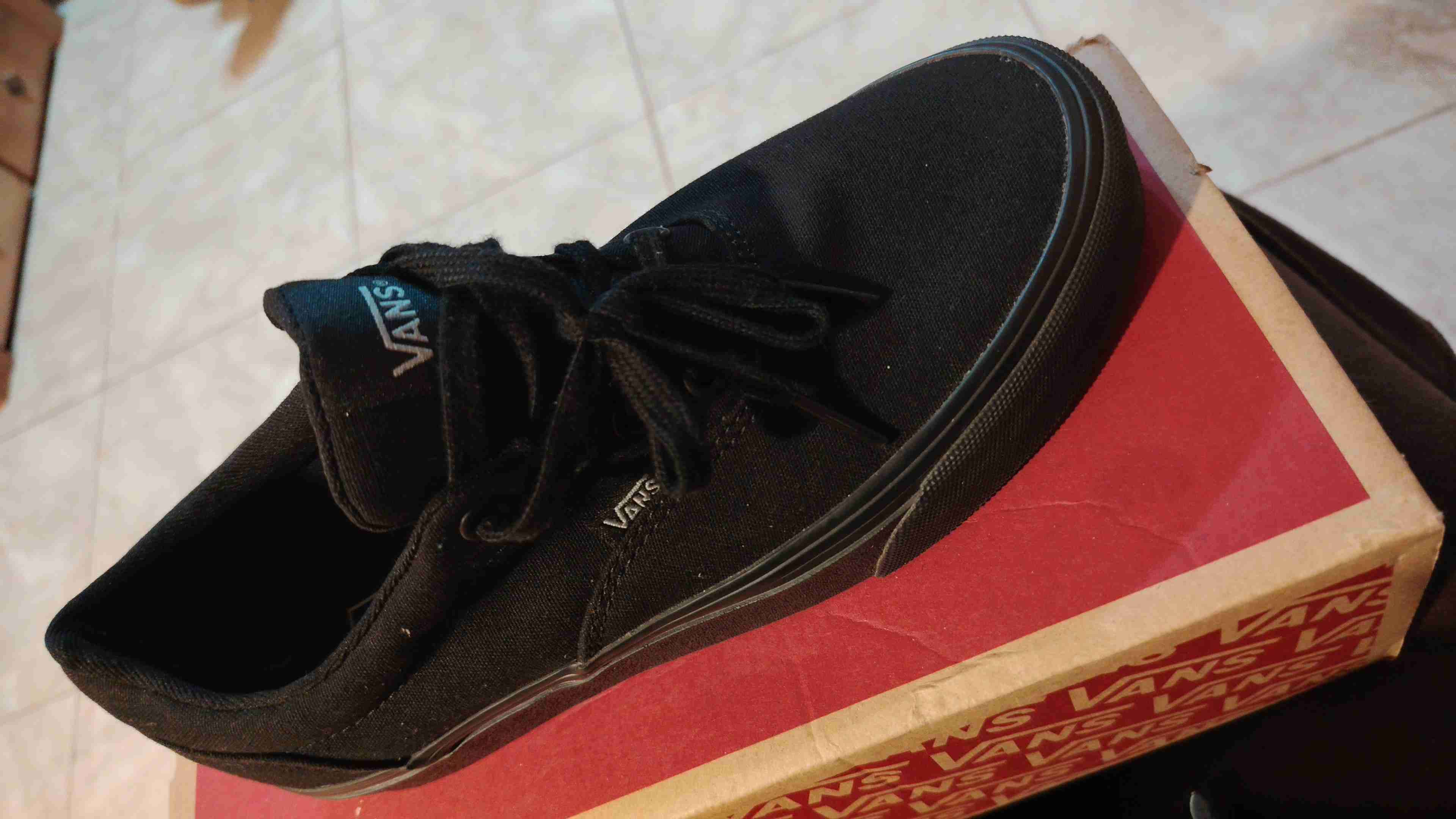 Zapatillas negras Vans número 36