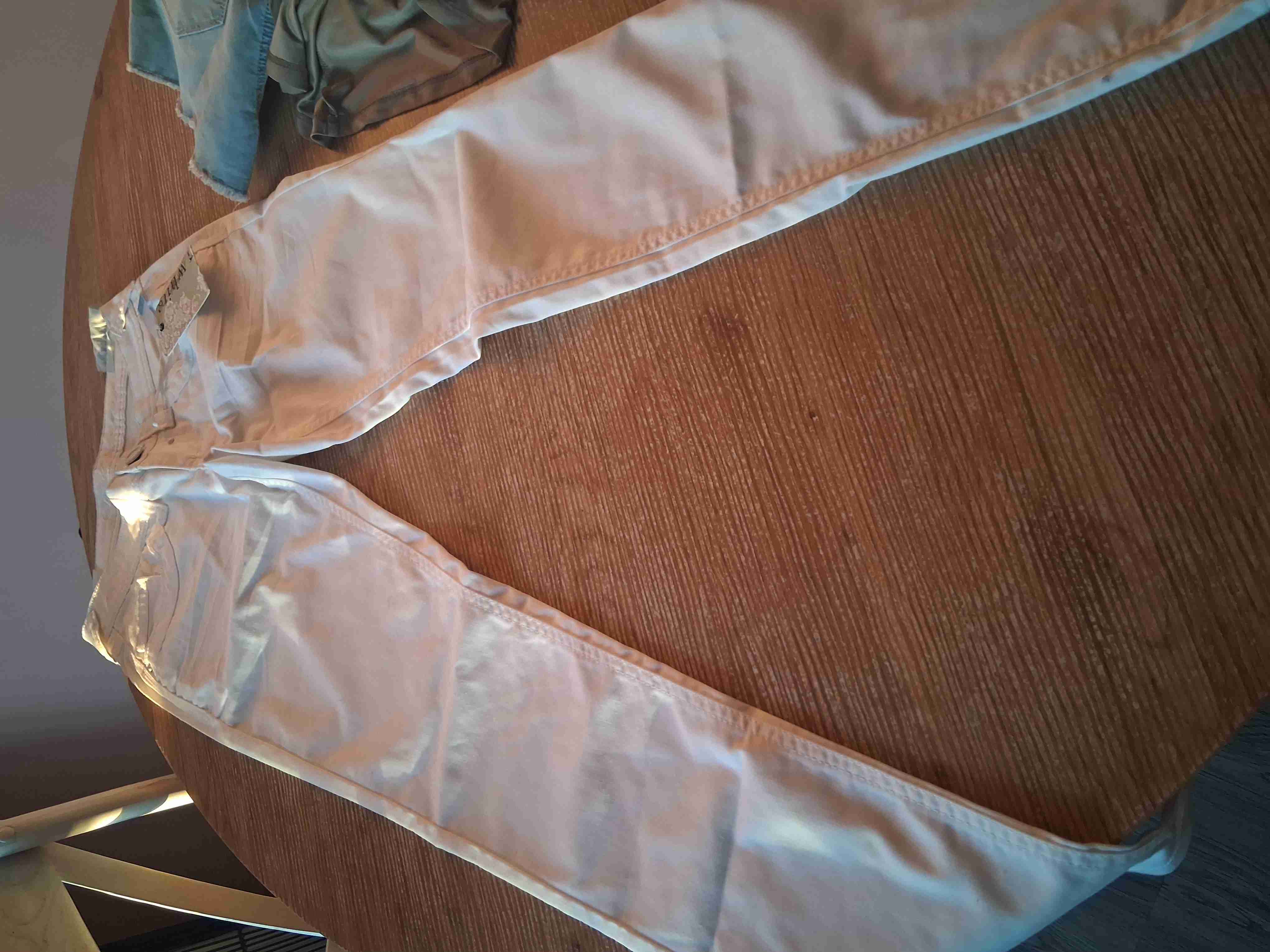 Pantalones blancos nuevos - 2