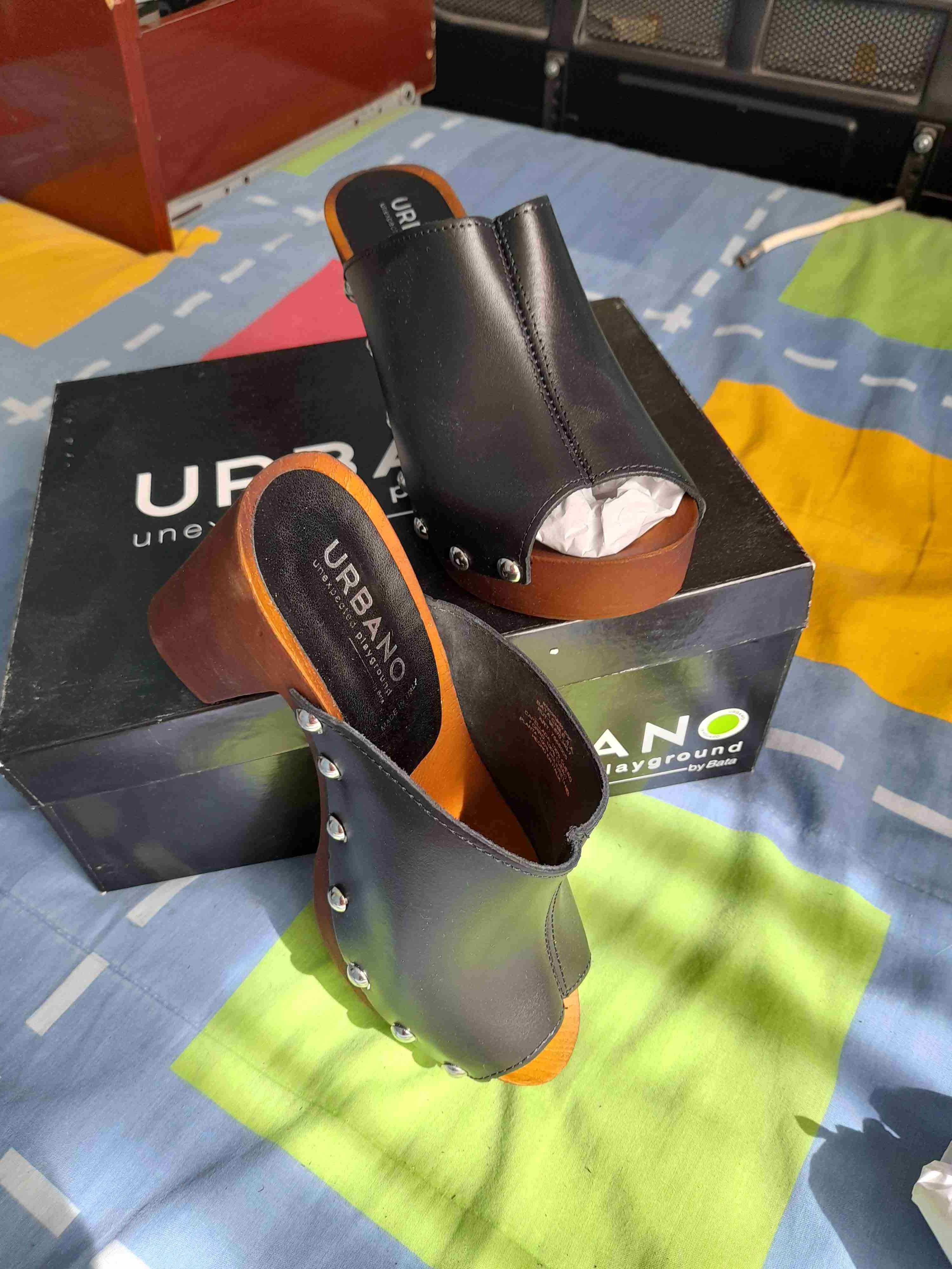 Zuecos negros Urbano